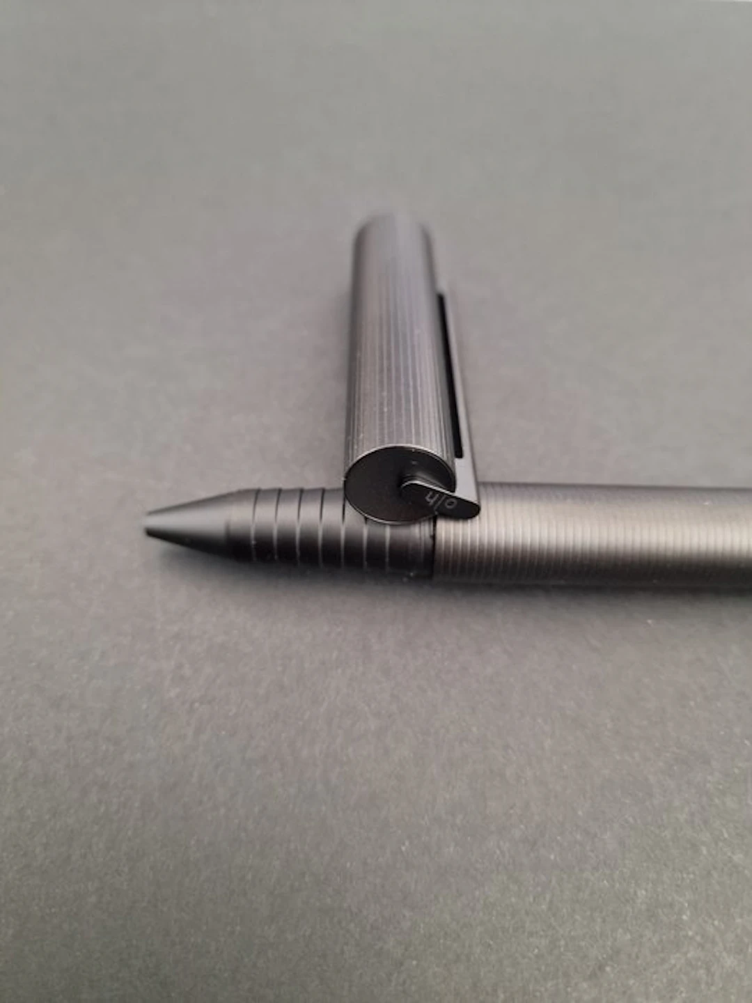 Otto Hutt - Design08 grey - Ballpoint pen