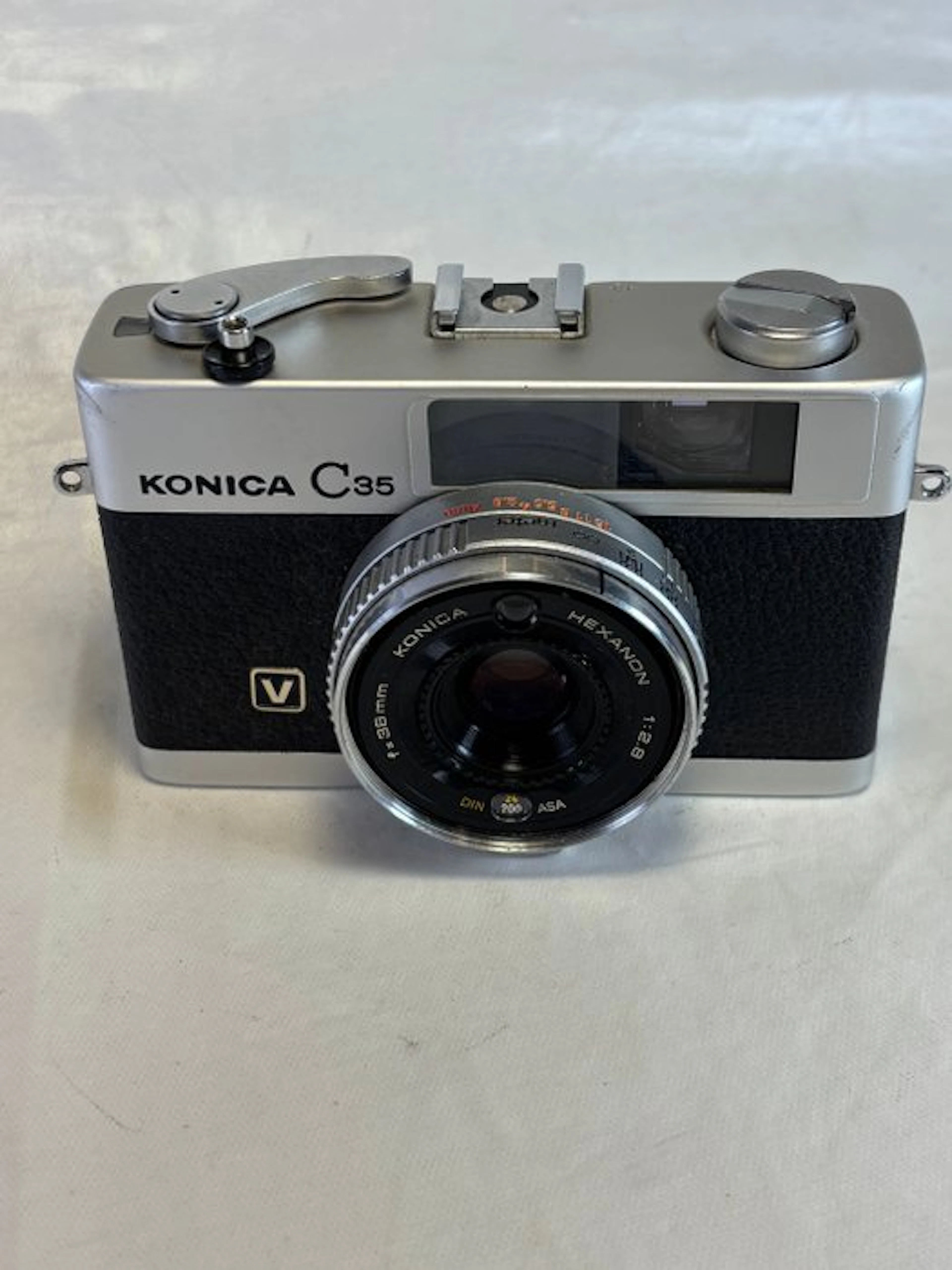 Konica C 35 ( 1968 ) Analogue compact camera
