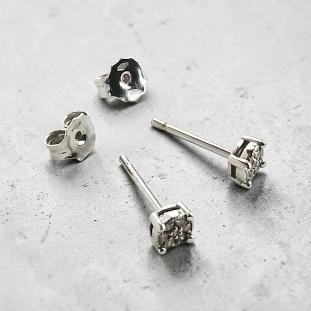 Stud earrings - 18 kt