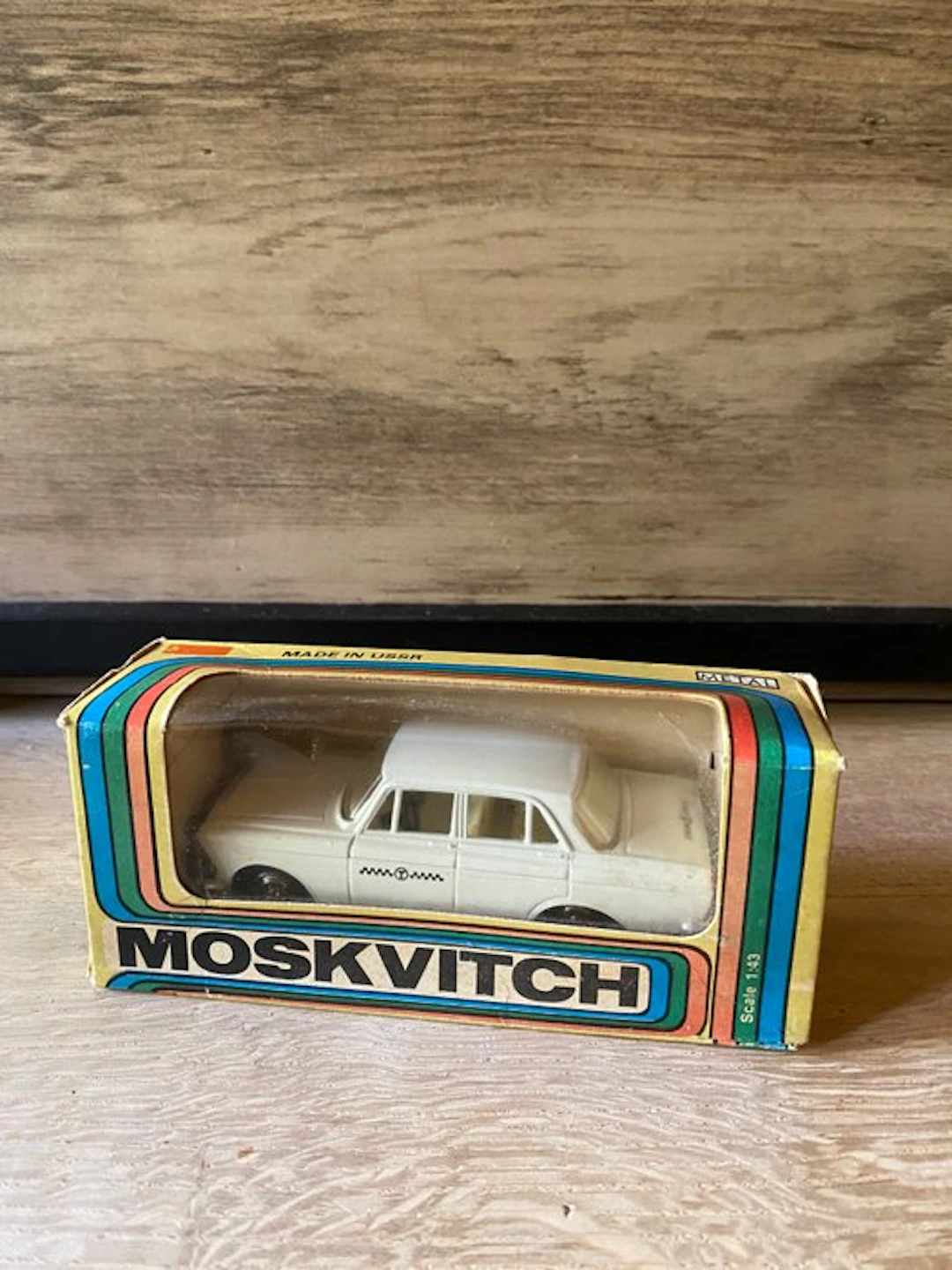 Sovjet 1:43 - Model car - Moskvitch 412 taxi