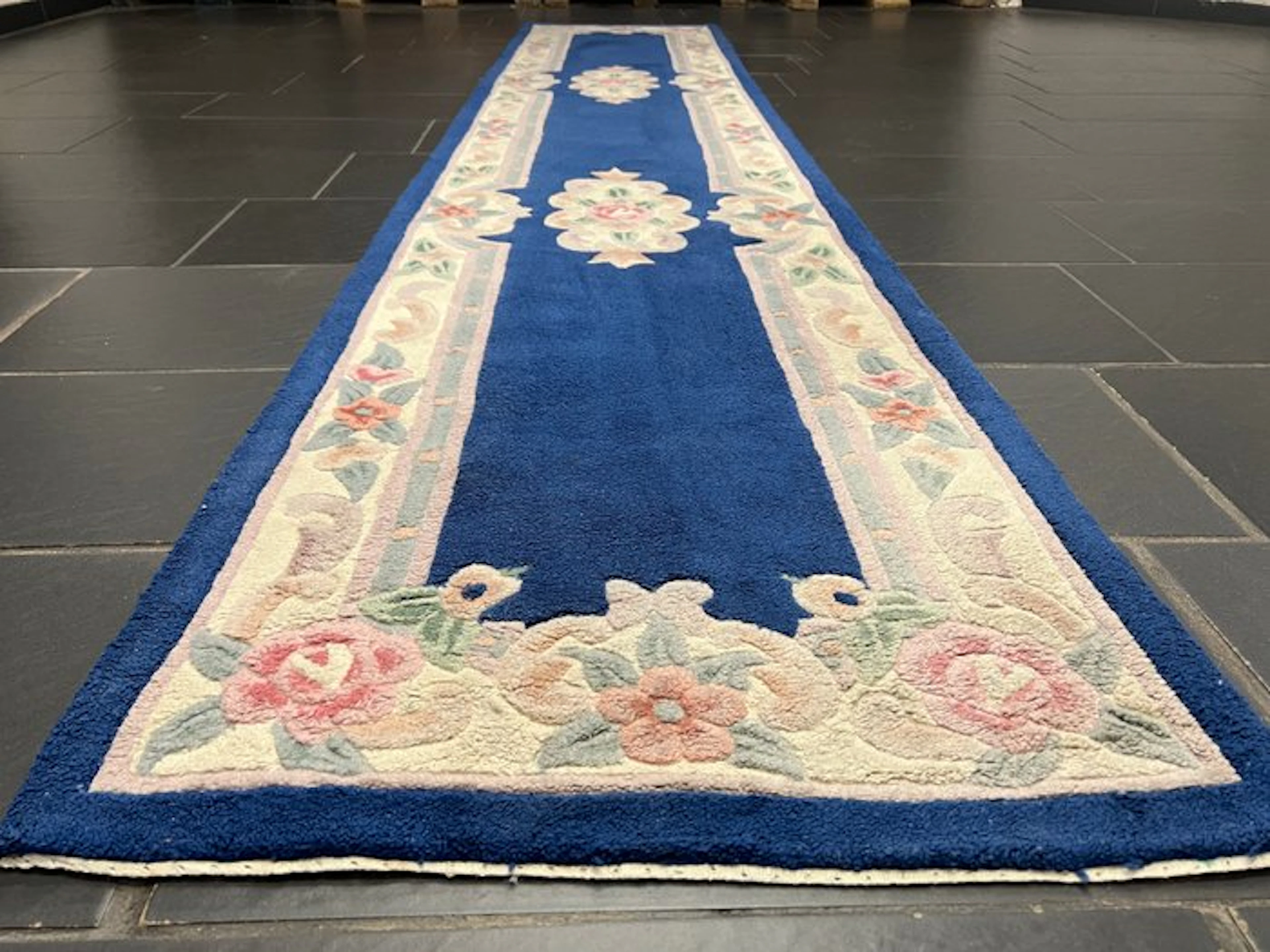 China Aubusson - Carpet - 330 cm - 66 cm