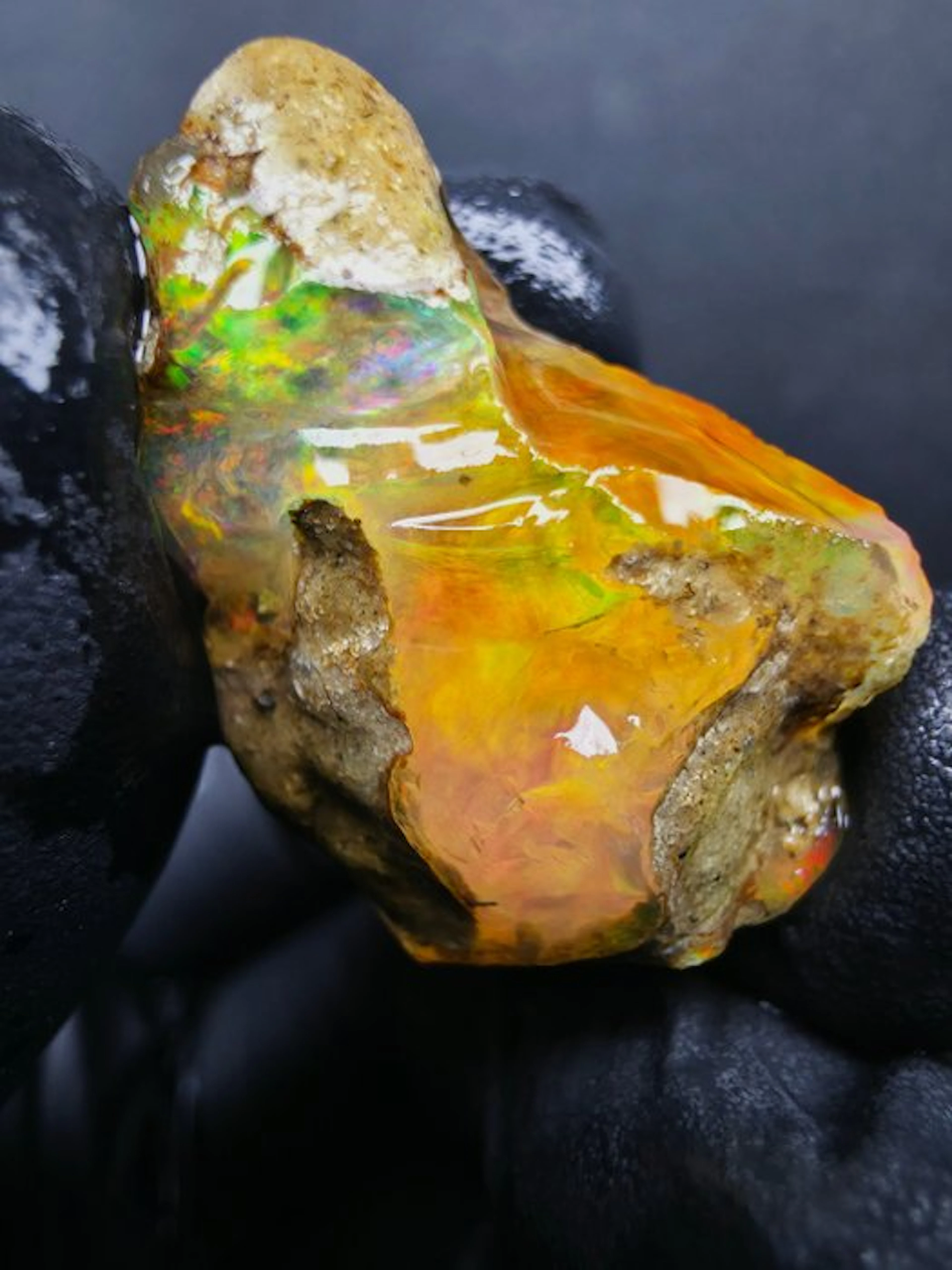 7.66gr Crystal Opal Specimen Rough- 7.66 g