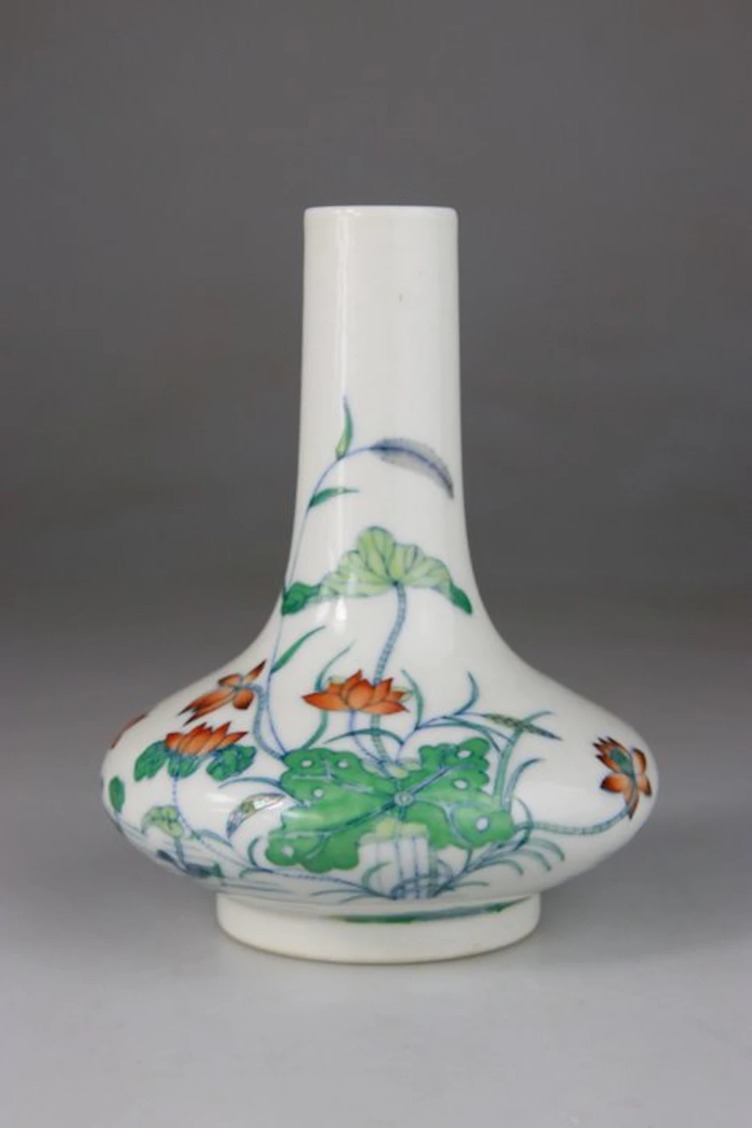 Porcelain vase - Doucai ducks - Qianlong blue-and-white...