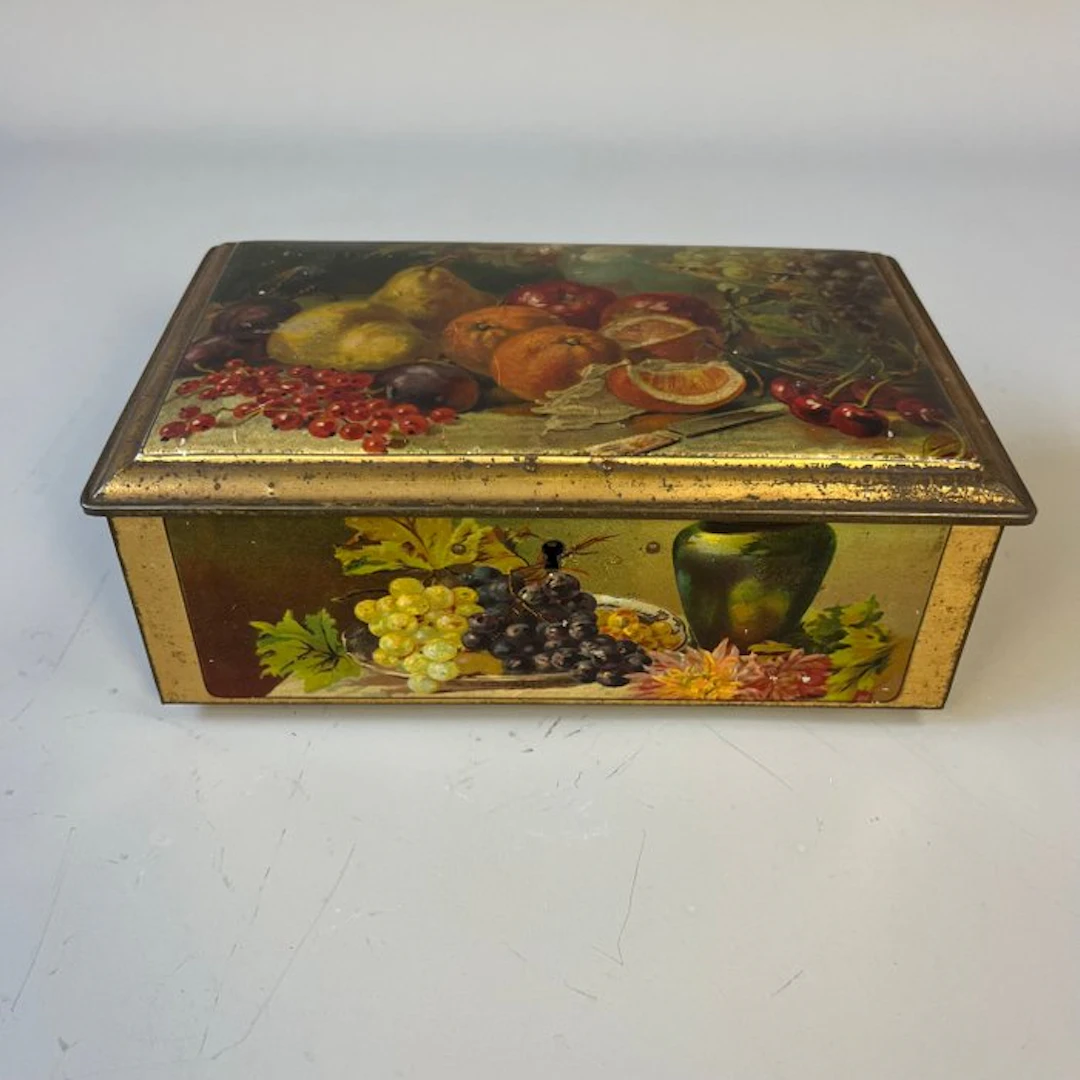Box - Antique lithographic cookie tin or storage tin...