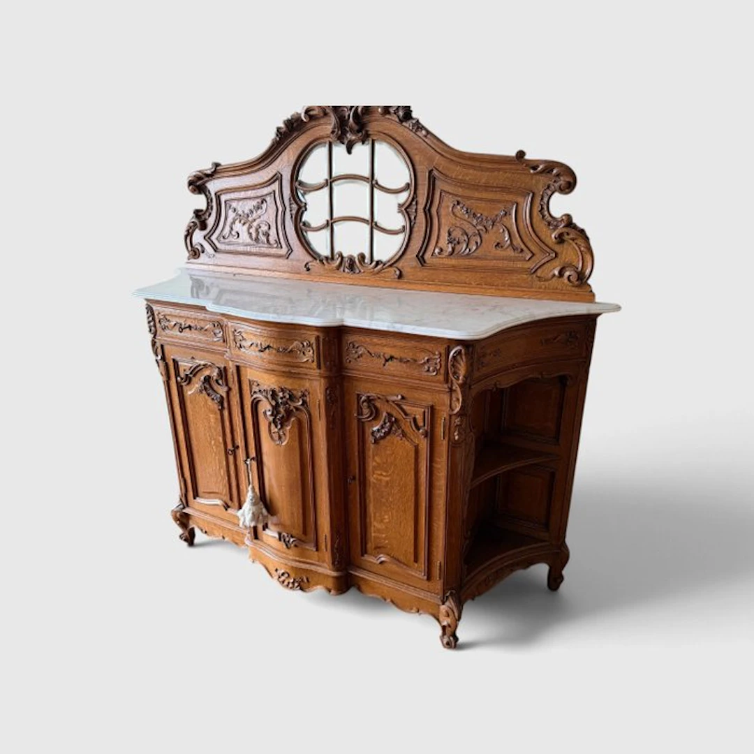 Sideboard - Oak - A castle's sideboard