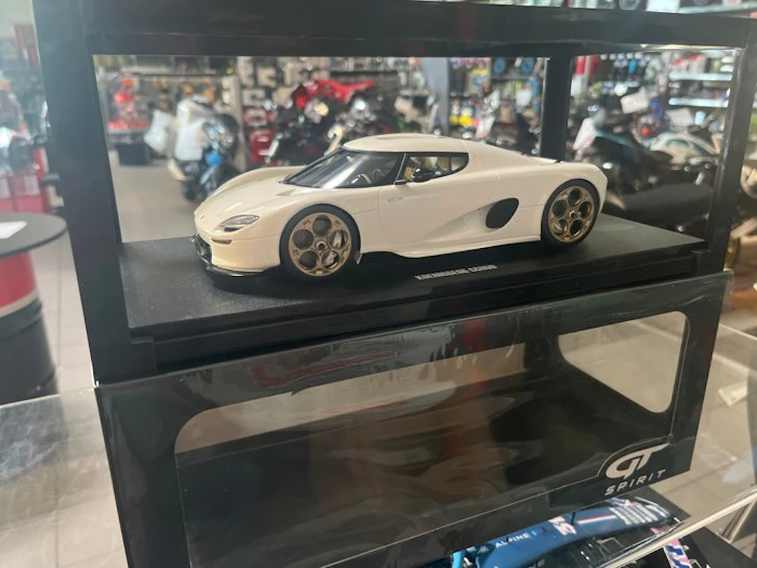GT Spirit 1:18 - Model sports car - Koenigsegg CC850 Regera