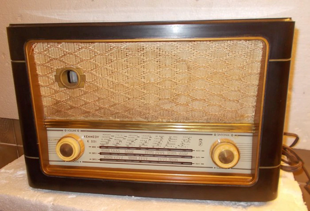Kenndy - K 331 Tube radio