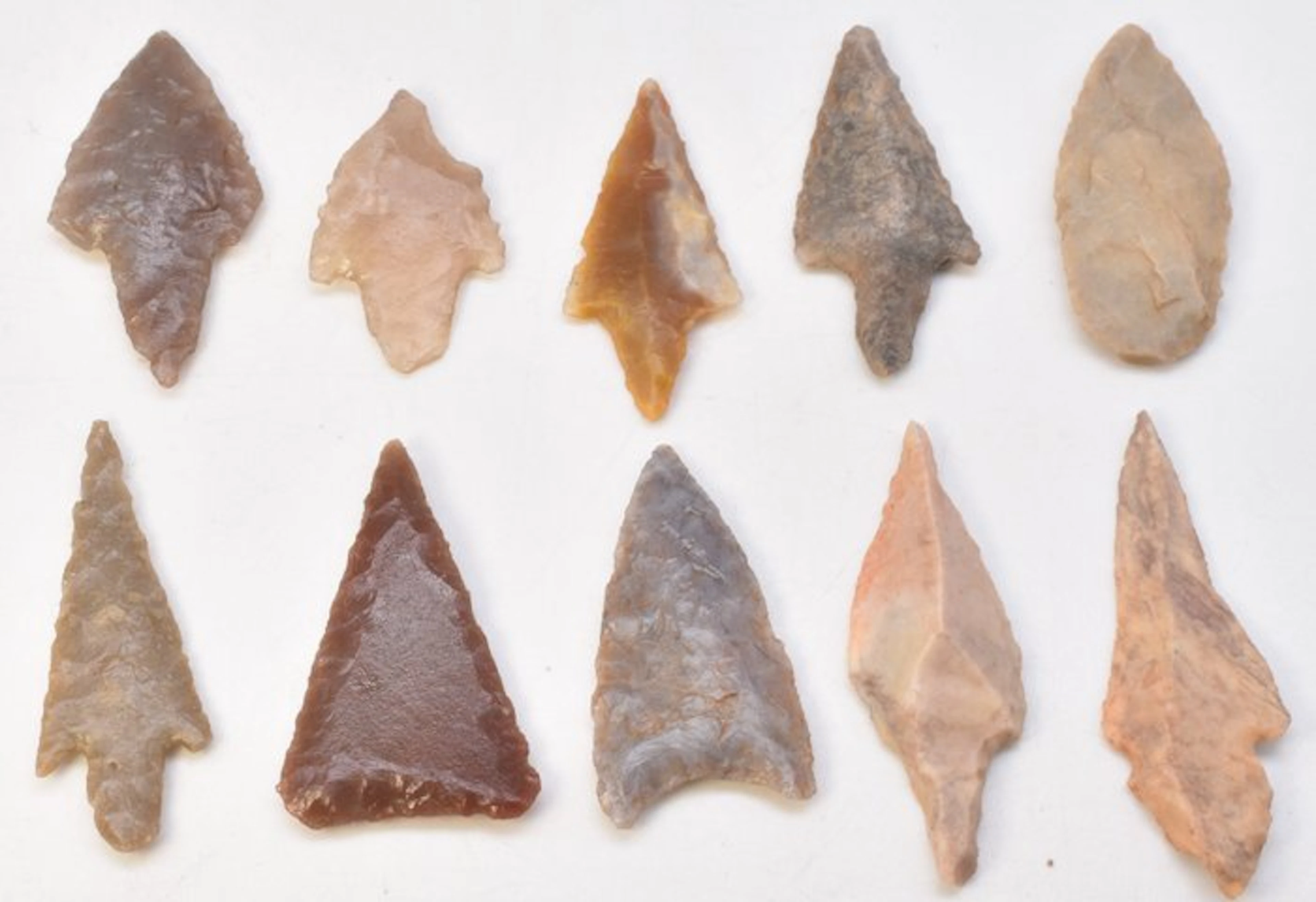 Neolithic Jasper, Flint 10 arrowheads 2.5 cm to 4.1 cm (No reserve price)