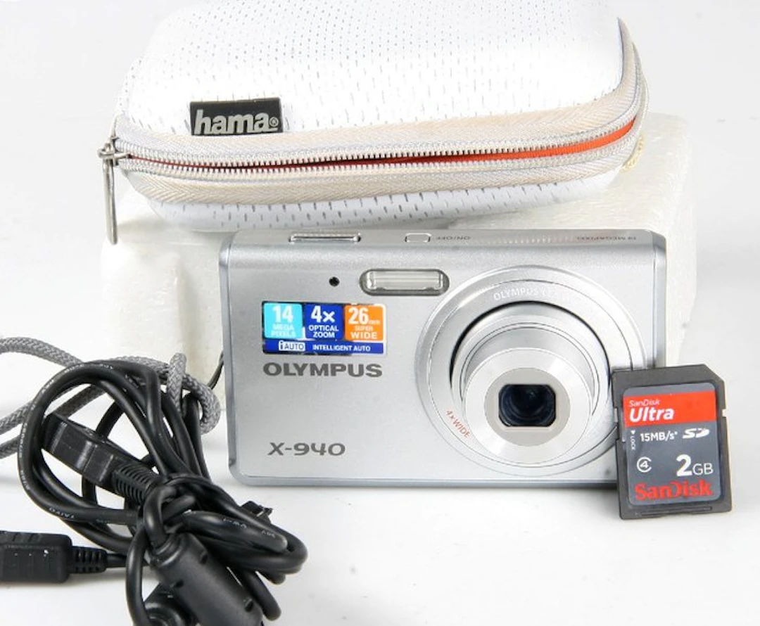 Olympus X-940 Digital compact camera
