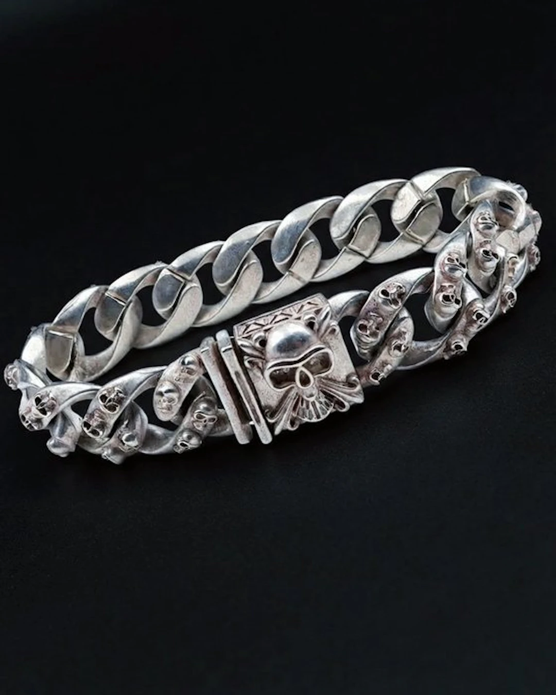 Initiates' Memento Mori Bracelet: Mastery & Inner Strength - Bracelet