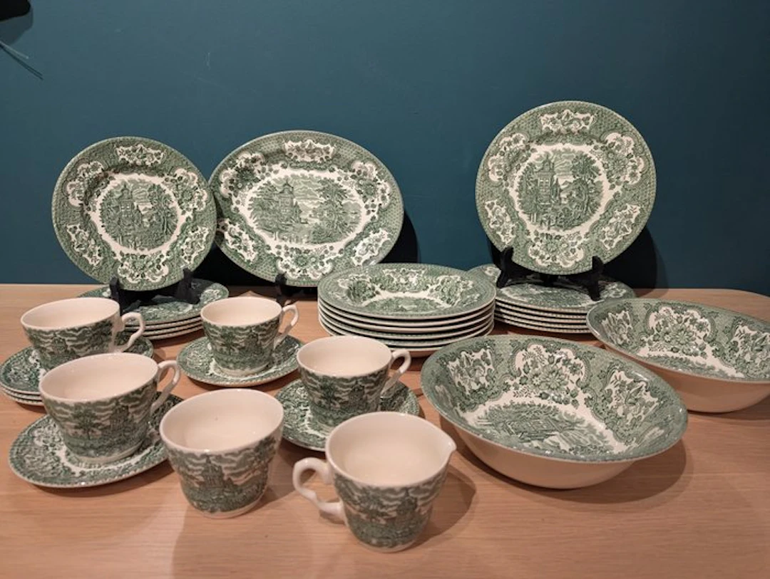 Dinner set (32) - river scenes - Earthenware
