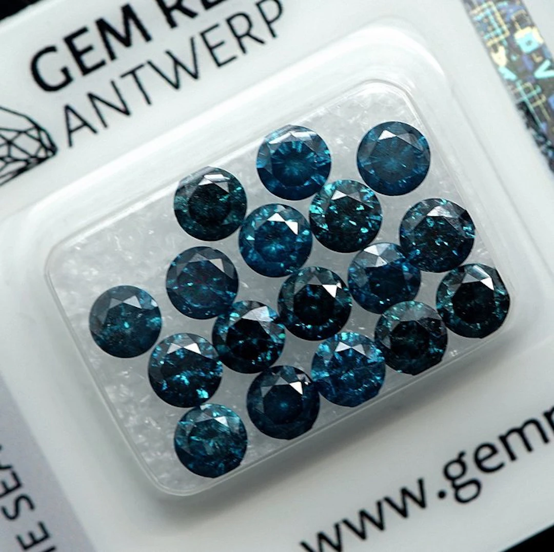 No reserve price - 17 pcs Diamond (Colour-treated) - 5.12...