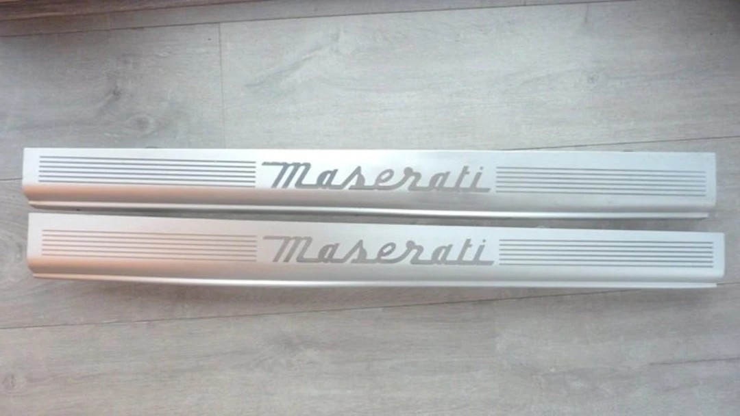 Car part (2) - Maserati - Instap dorpellijsten chroom Maserati - 1980-1990