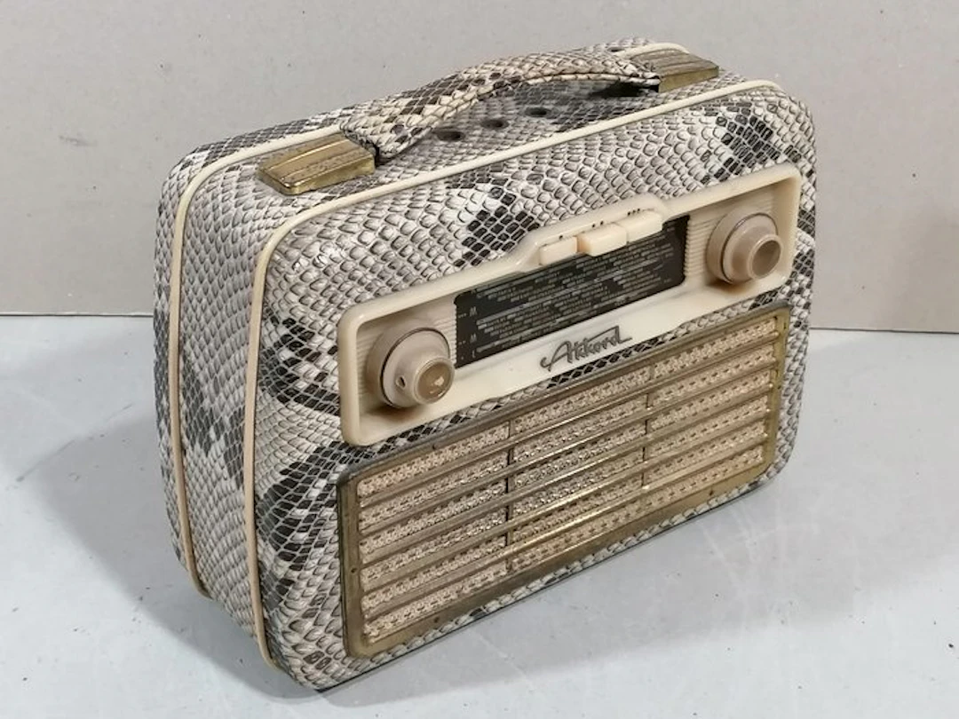 Akkord - Pinguin M57 de 1957 Tube radio