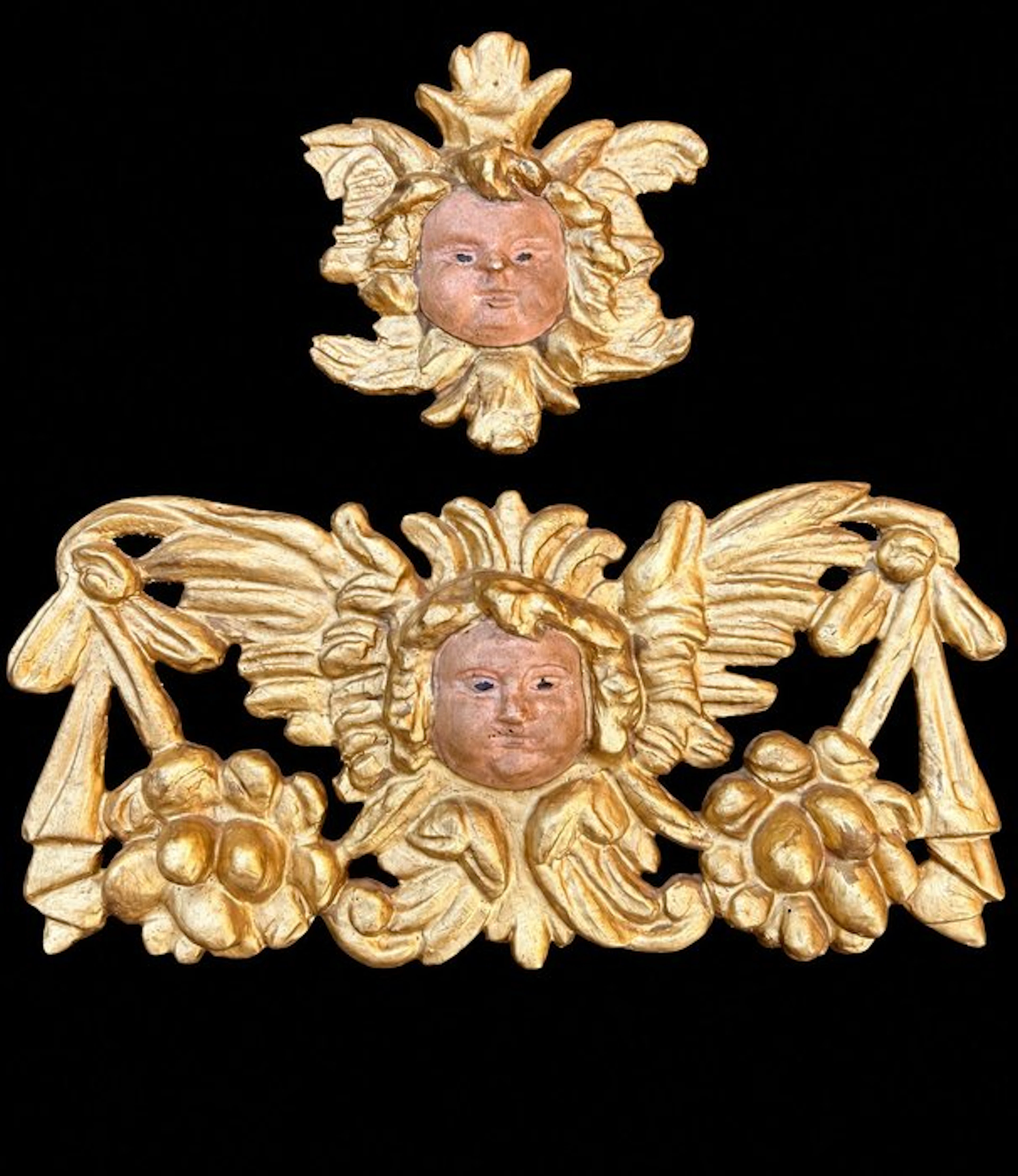 Pair of gilded wooden decorations with angels. (2) - Wood, Plaster - 1960-1970