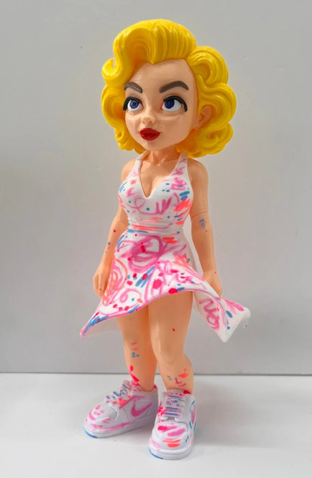 Alvin Silvrants - Marilyn Monroe NIKE AIR Art Statue in...