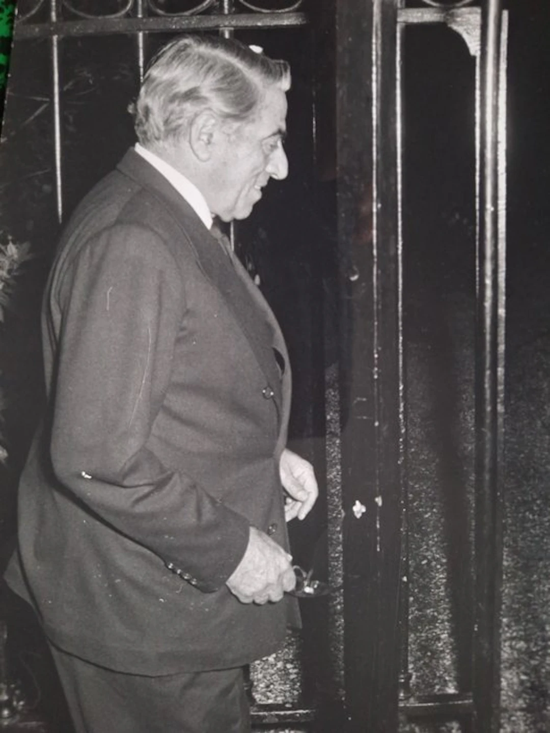 Team International - Aristotle Onassis visiting his former mistress