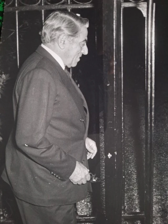 Team International - Aristotle Onassis visiting his former mistress
