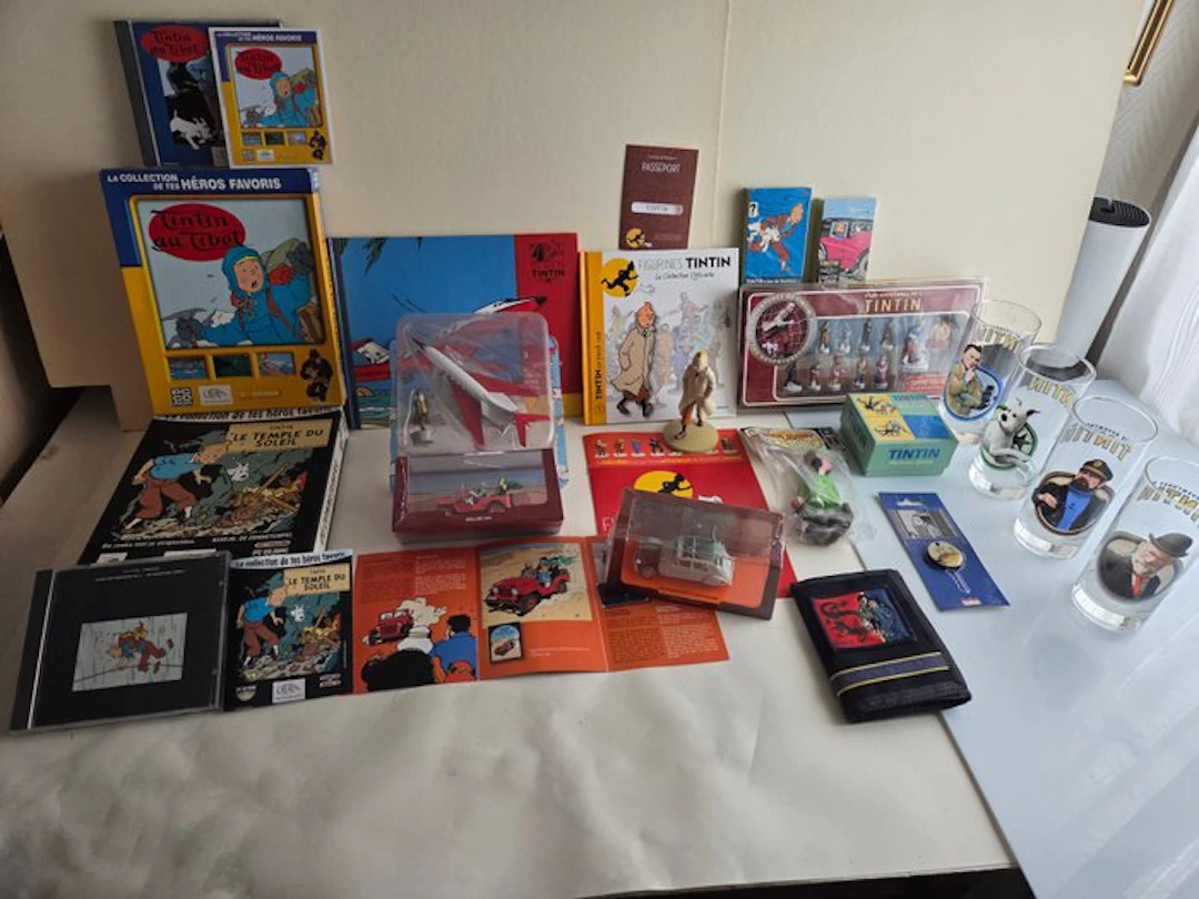 Tintin - 18 Various merchandise objects - Hacette