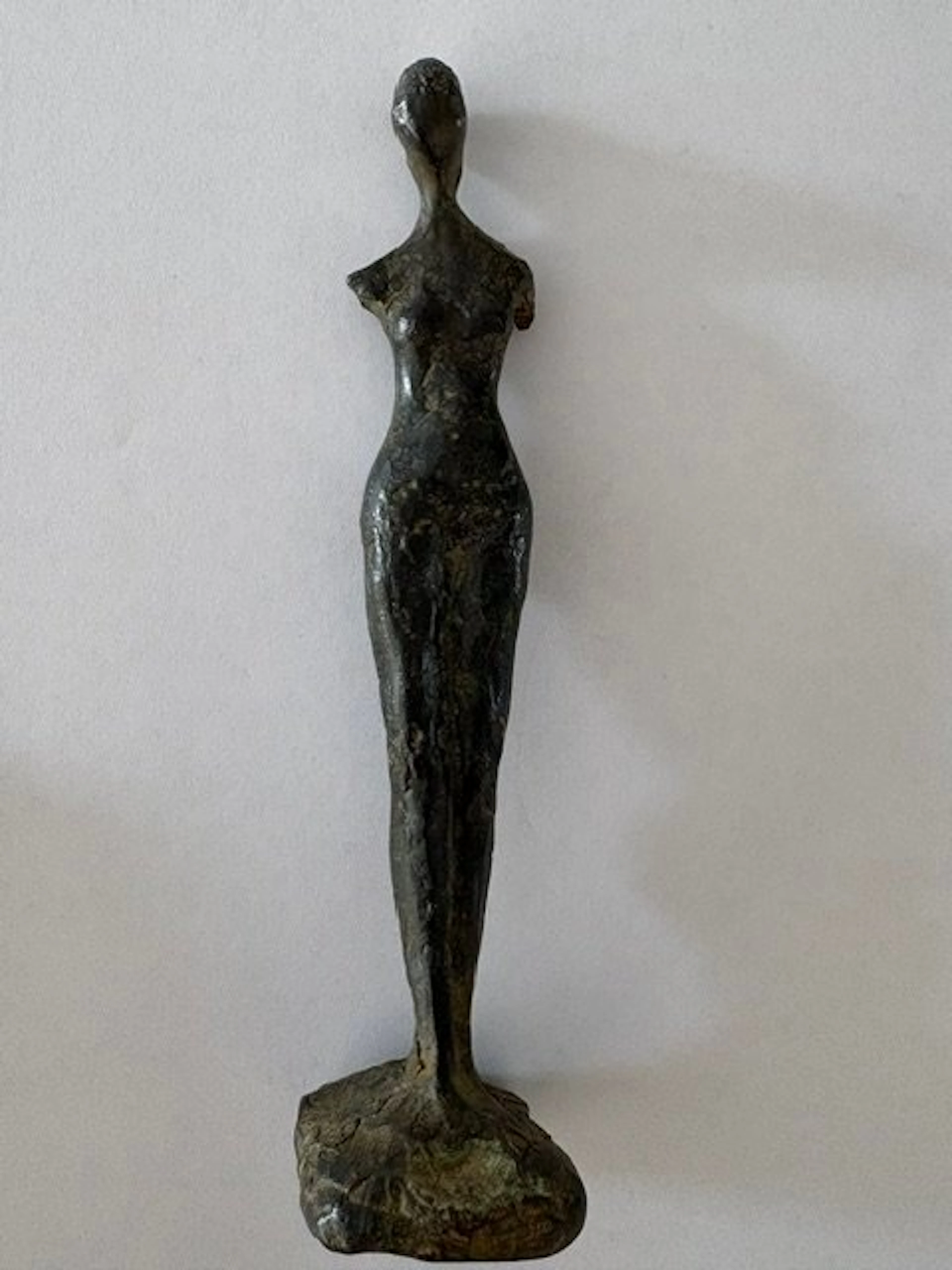 Sculpture, Staande vrouw - 20 cm - Bronze, Marble