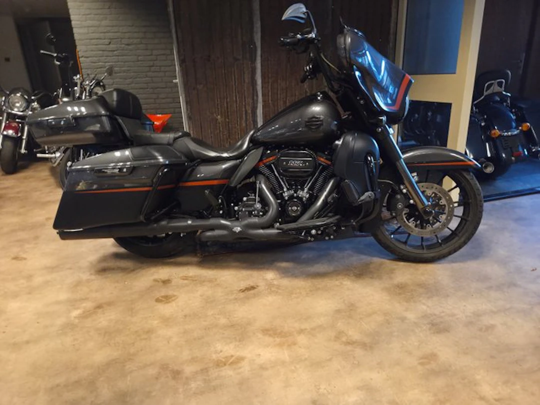 Harley-Davidson - FLHXSE - CVO - Street Glide - 1920 cc - 2018