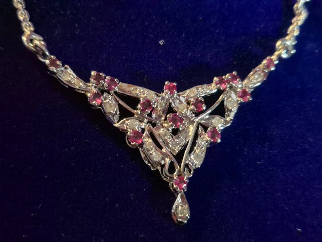 No reserve price - Chain Festoon necklace - Vintage > 23 Diamonds and 15 Rubies