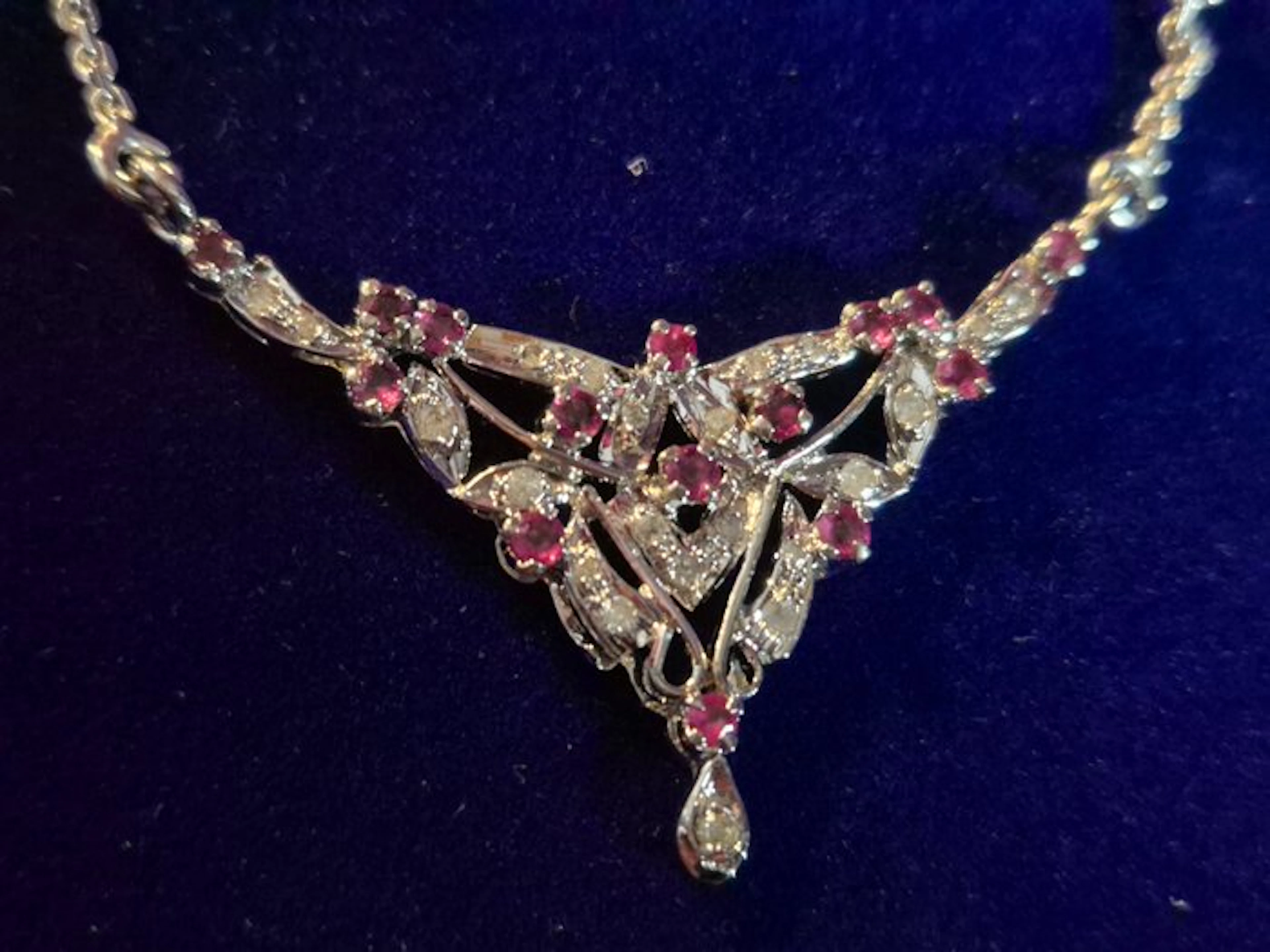 No reserve price - Chain Festoon necklace - Vintage > 23 Diamonds and 15 Rubies