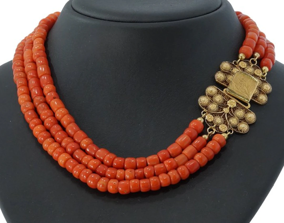 Chain - 18 kt. Yellow gold Blood Coral - Filigrain Castle Zeeland