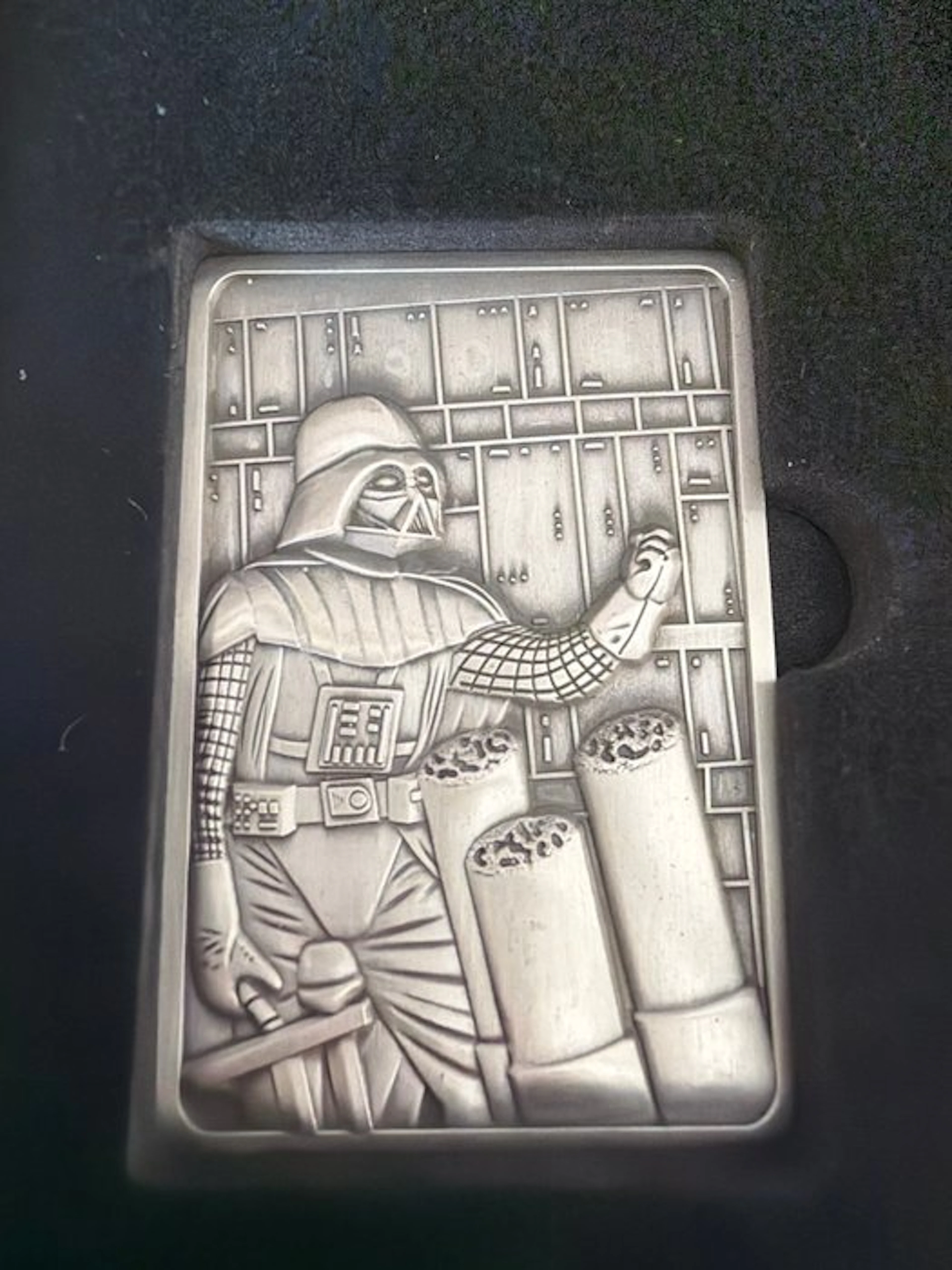 Medal. Star Wars - Darth Vader with CoA and BOX (No reserve price)