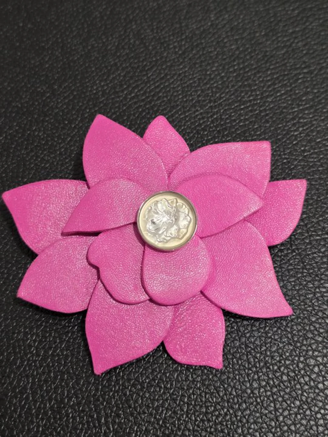 René Lalique - Leather, Crystal - Brooch - Rare without reserve