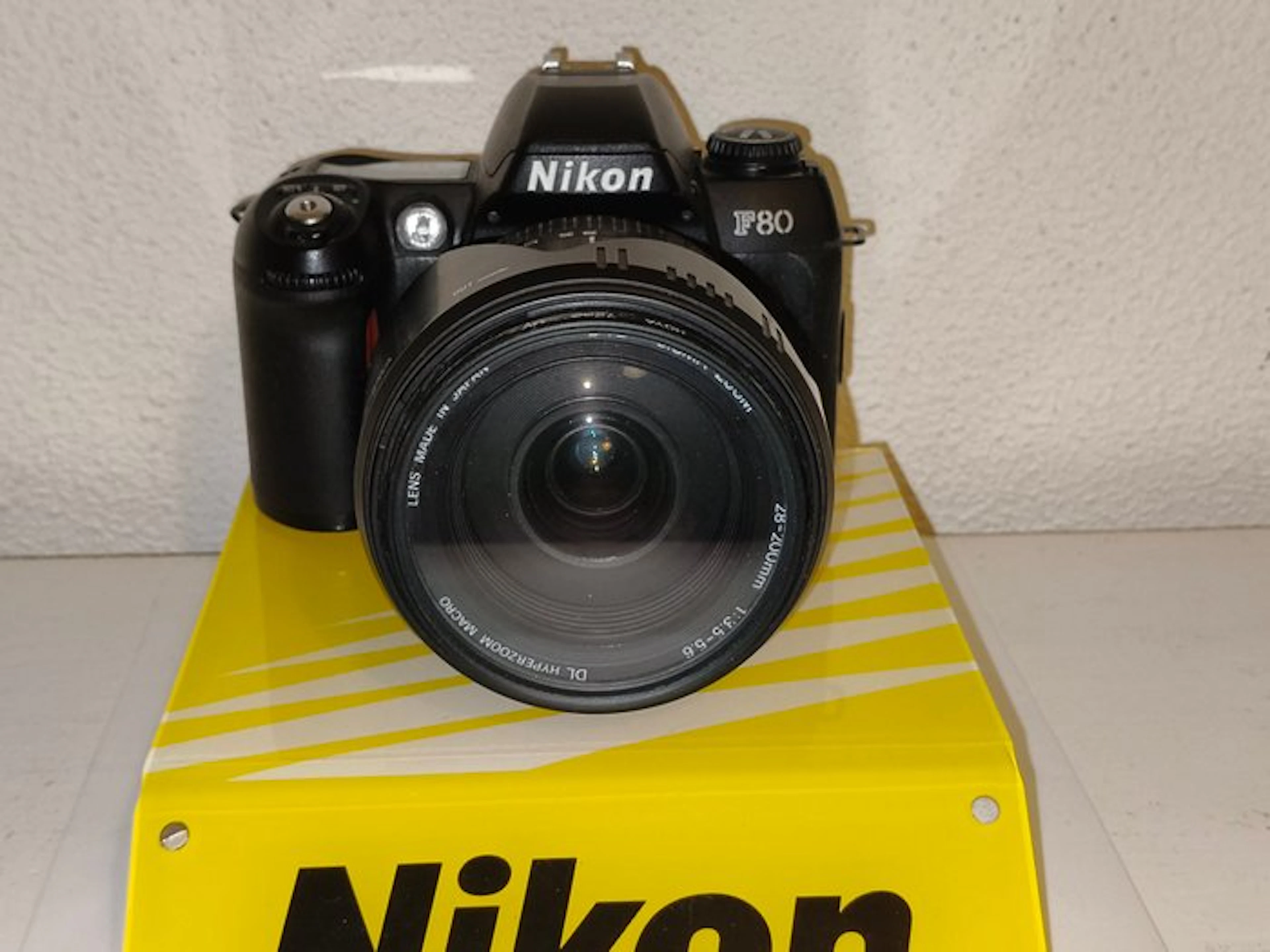 Nikon F80QD + Sigma 28-200 Single lens reflex camera (SLR)