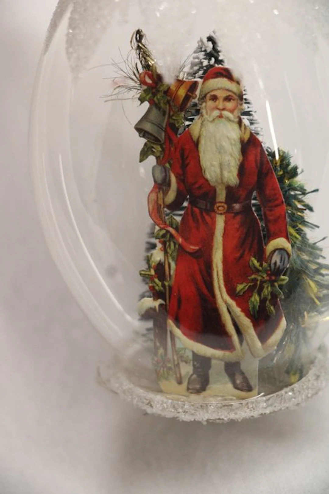 Glashütte Lauscha: diorama kerstballen met binnenin een...