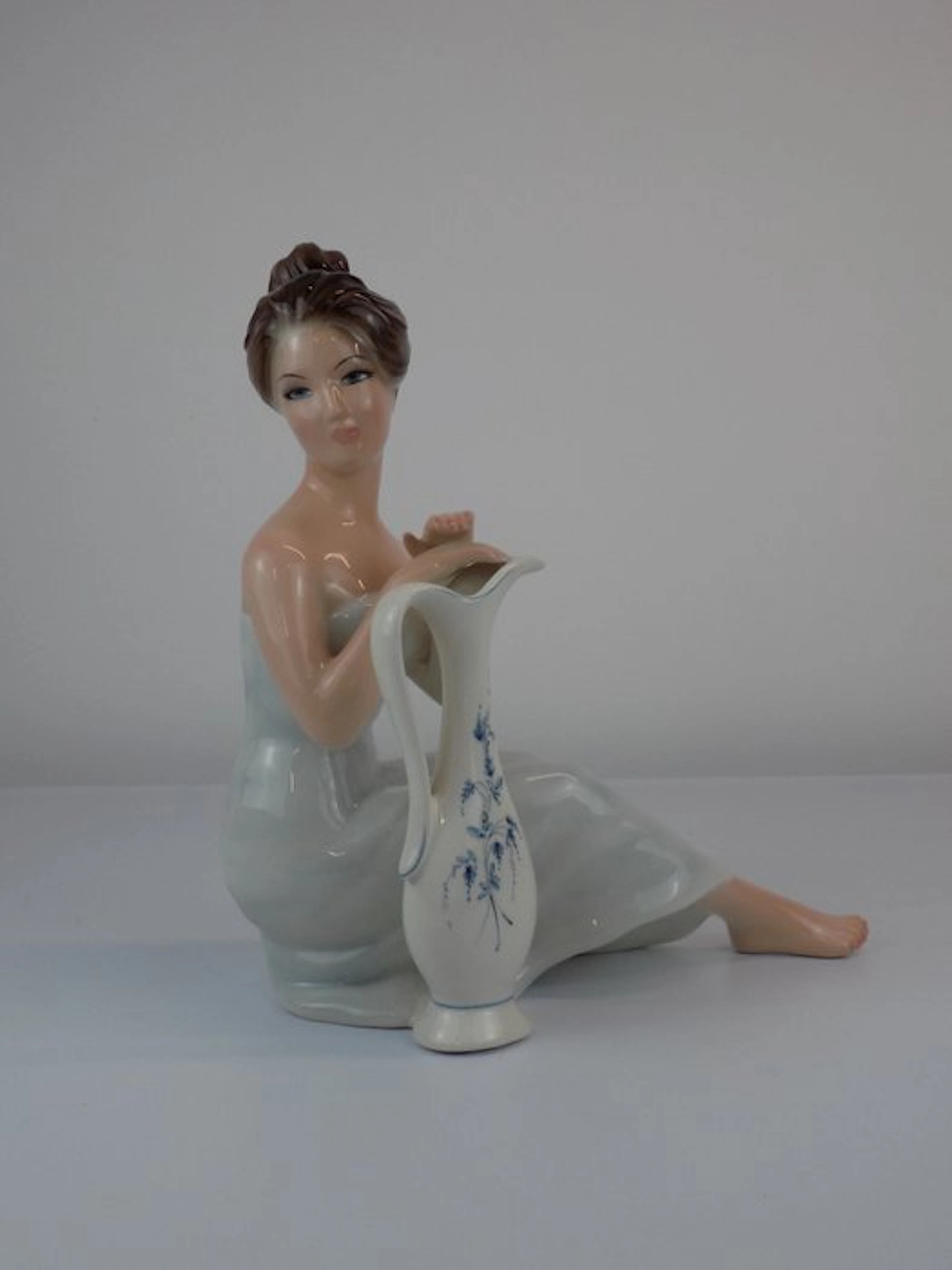 Favaro Cecchetto - Figurine - Donna con anfora - Porcelain