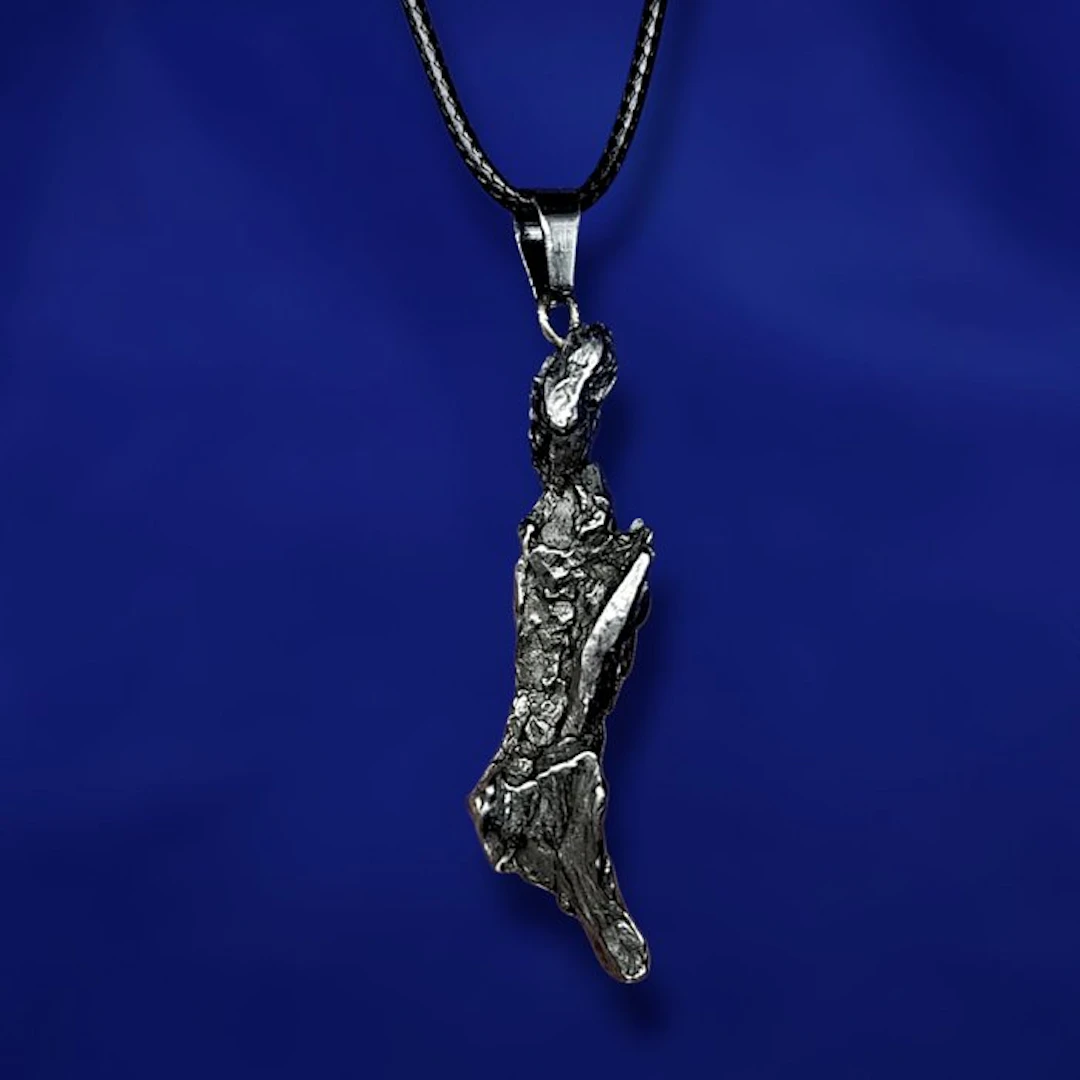 Authentic METEORITE PENDANT. CAMPO DEL CIELO (Argentina, 4,500 years). - 9 g