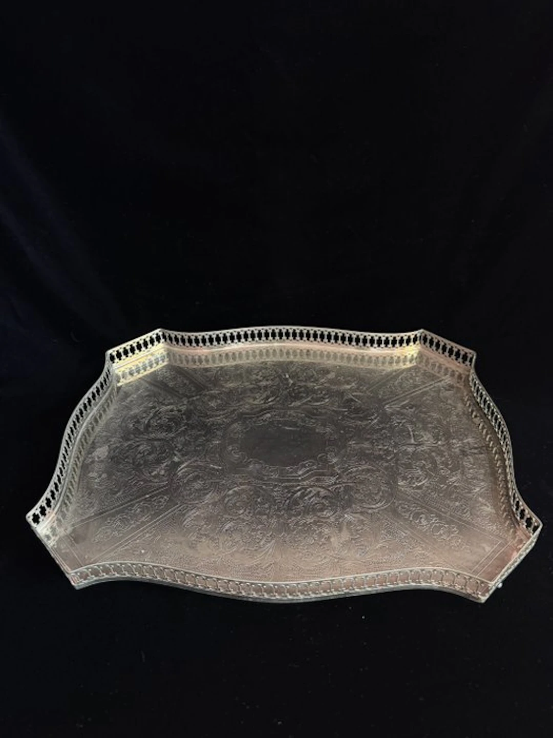by MAM - Tray - Silverplated, 1000/1000 - Ornate Floral Elegance