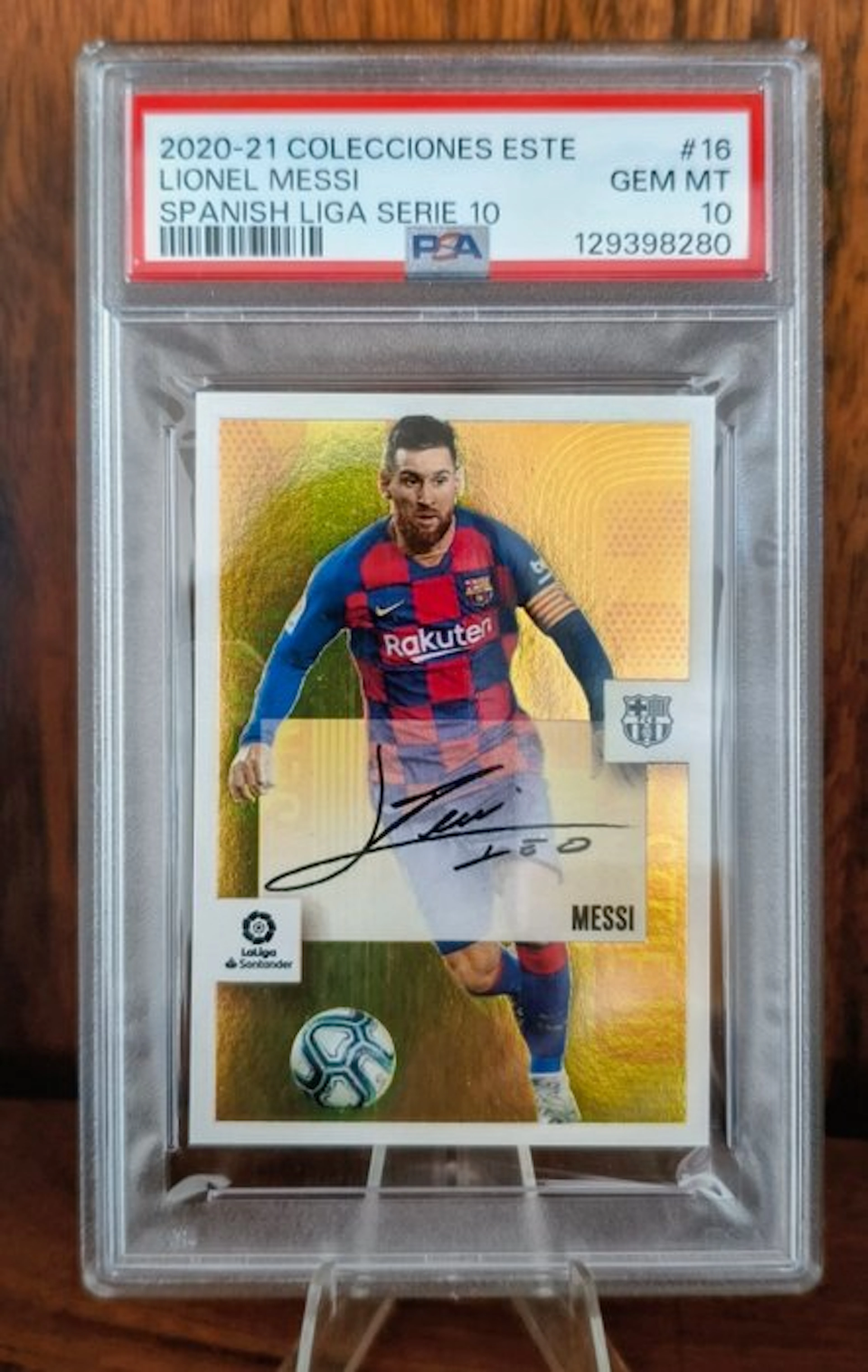 2020/21 Panini Colecciones Este 2020-21 Lionel Messi #16 Autographed card