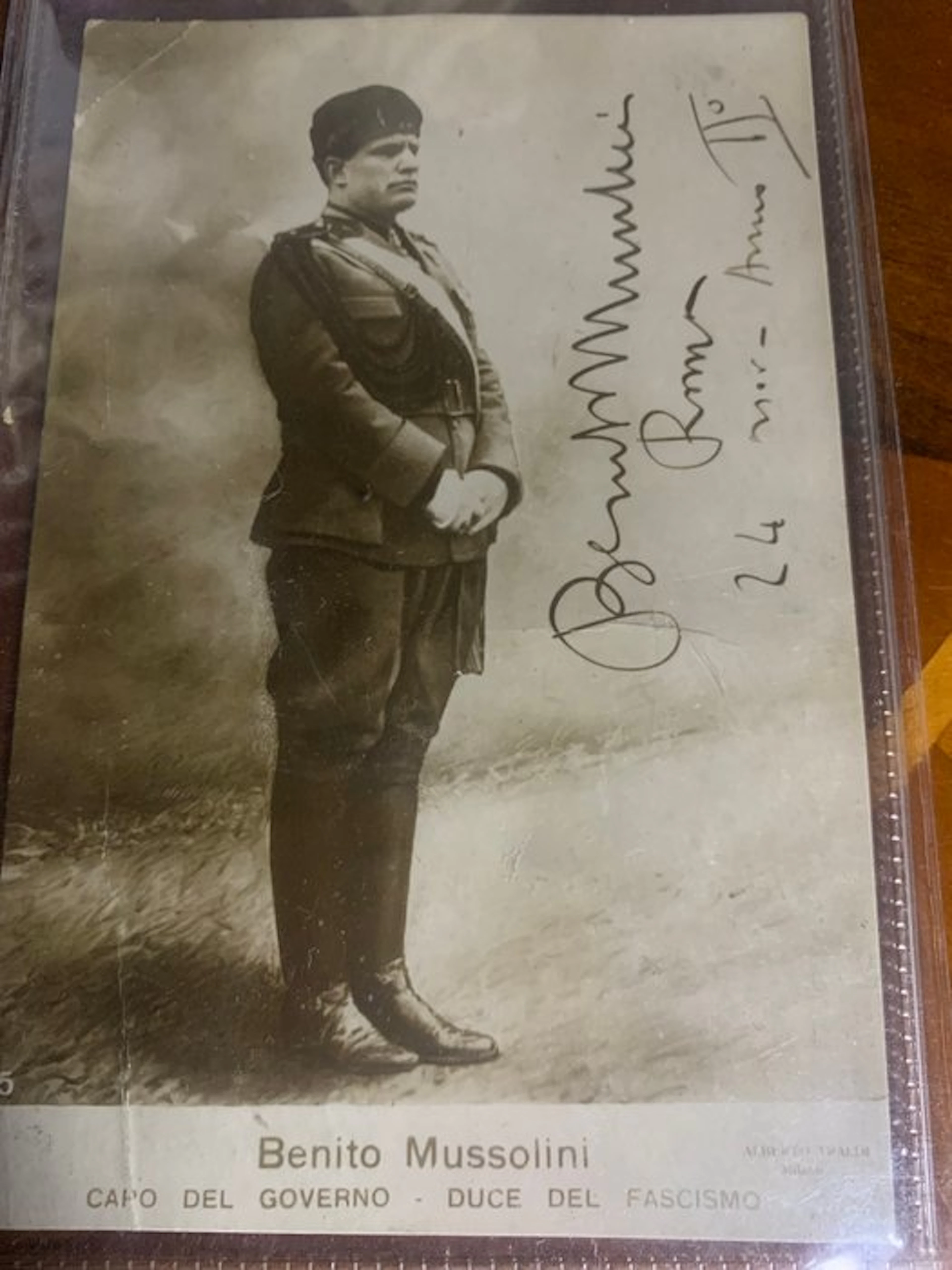 Military photograph - Photo postcard signed by Benito Mussolini - 1923