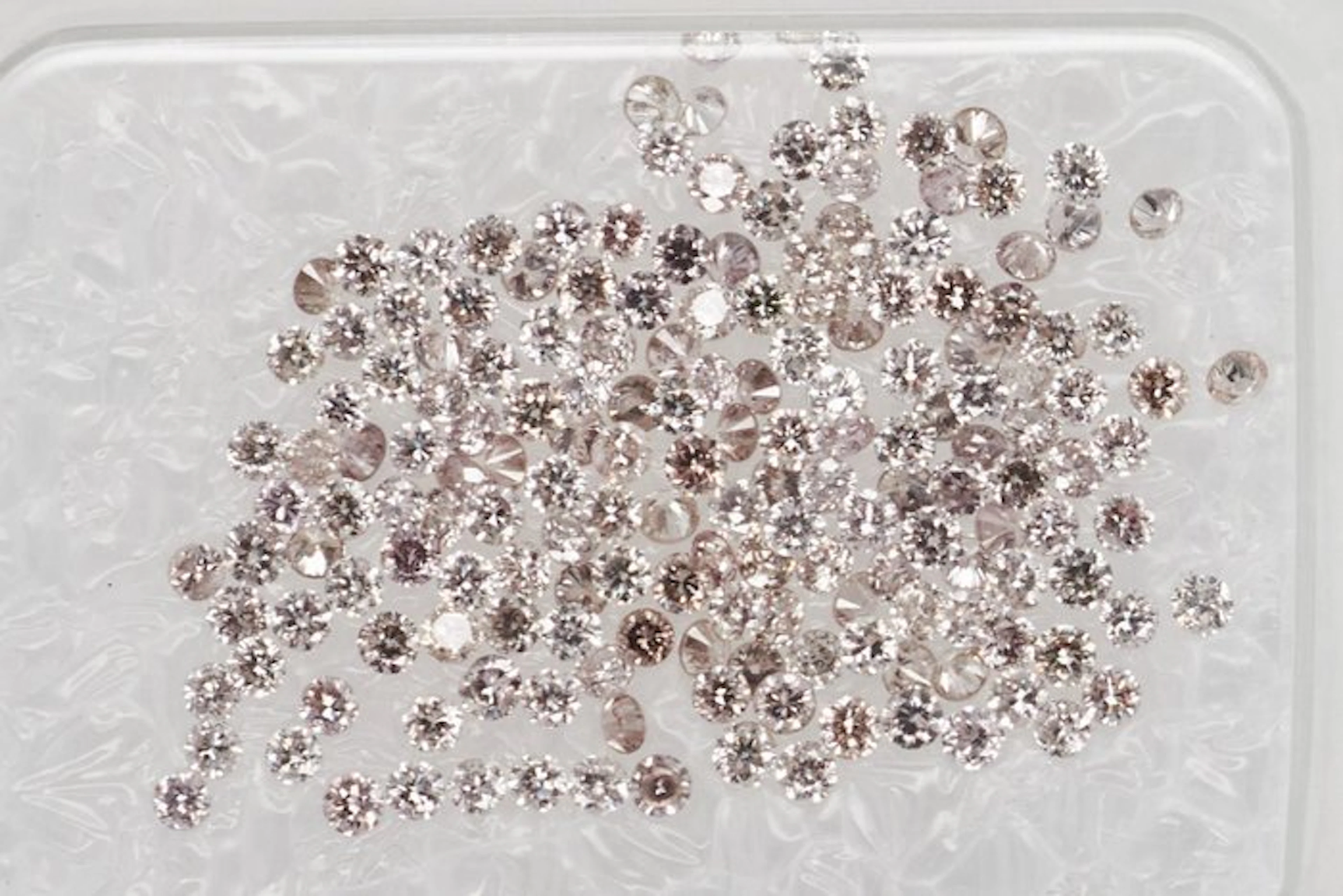 No reserve price - 176 pcs Diamond (Natural coloured) - 0.85 ct - Round - VS1