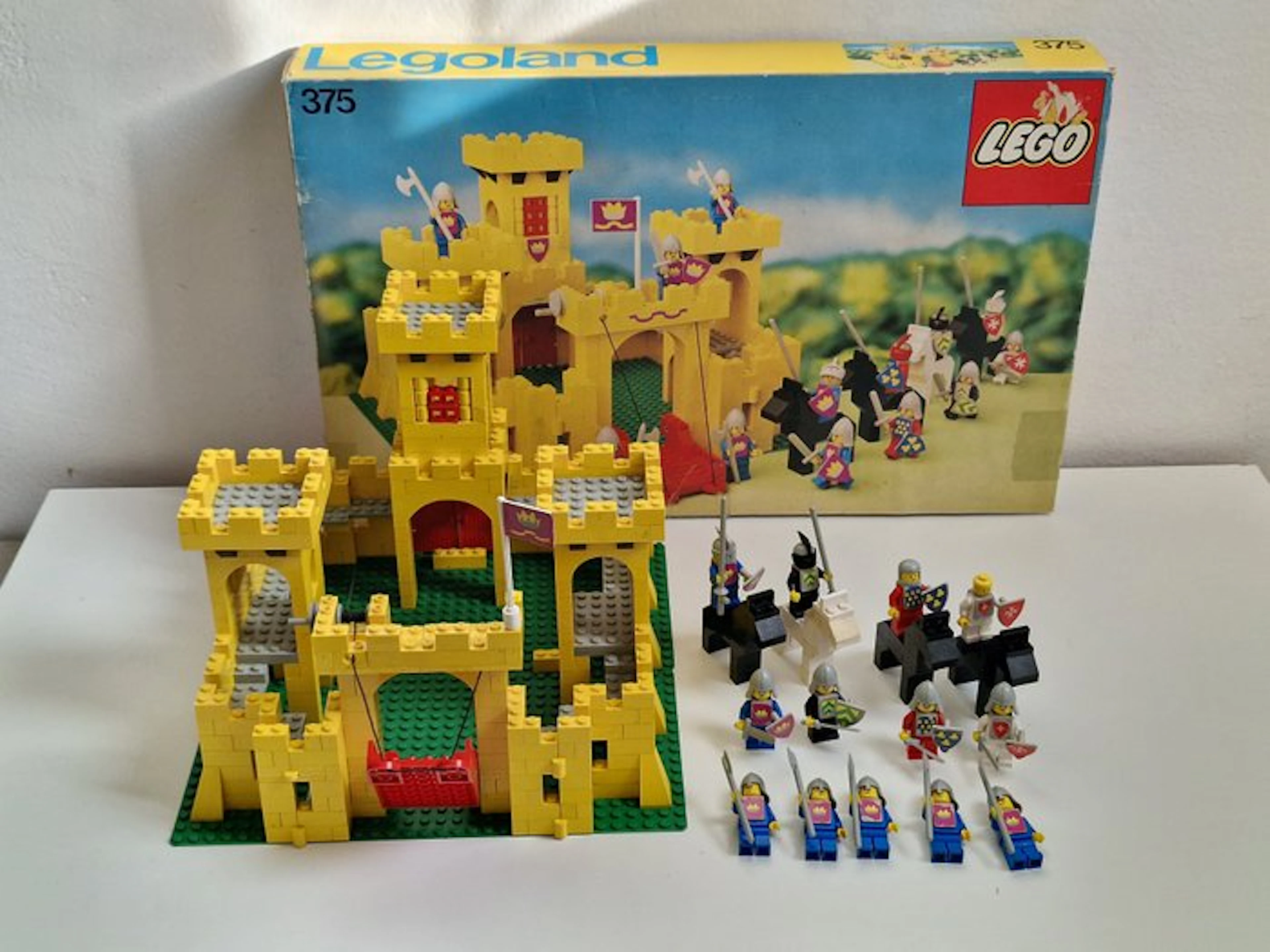 LEGO Set - 375 - Castle - Lego vintage set Legoland Castle 375 Yellow Castle