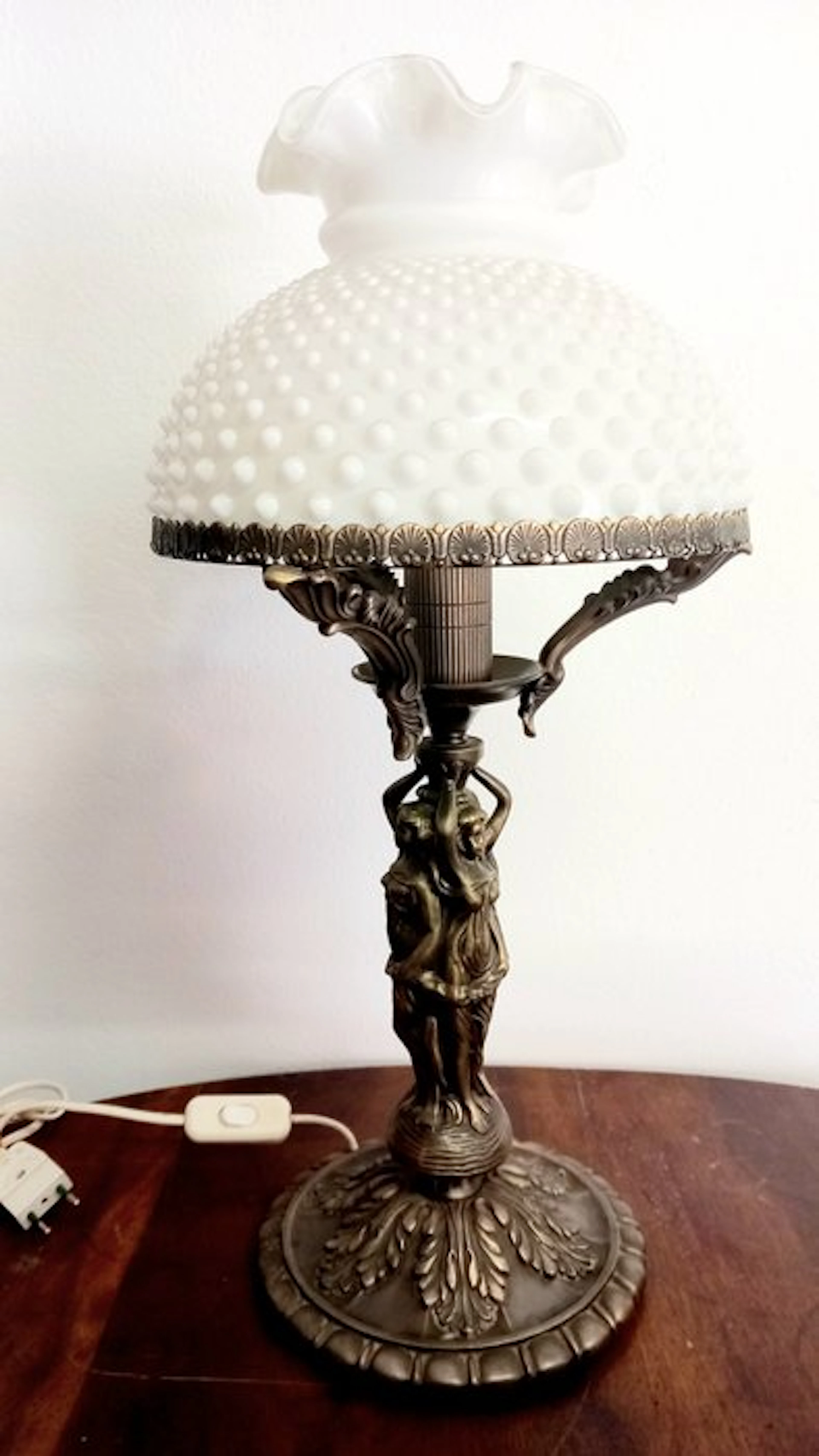 Figurine table lamp - Brass - Italian-style Tiffany lamp.