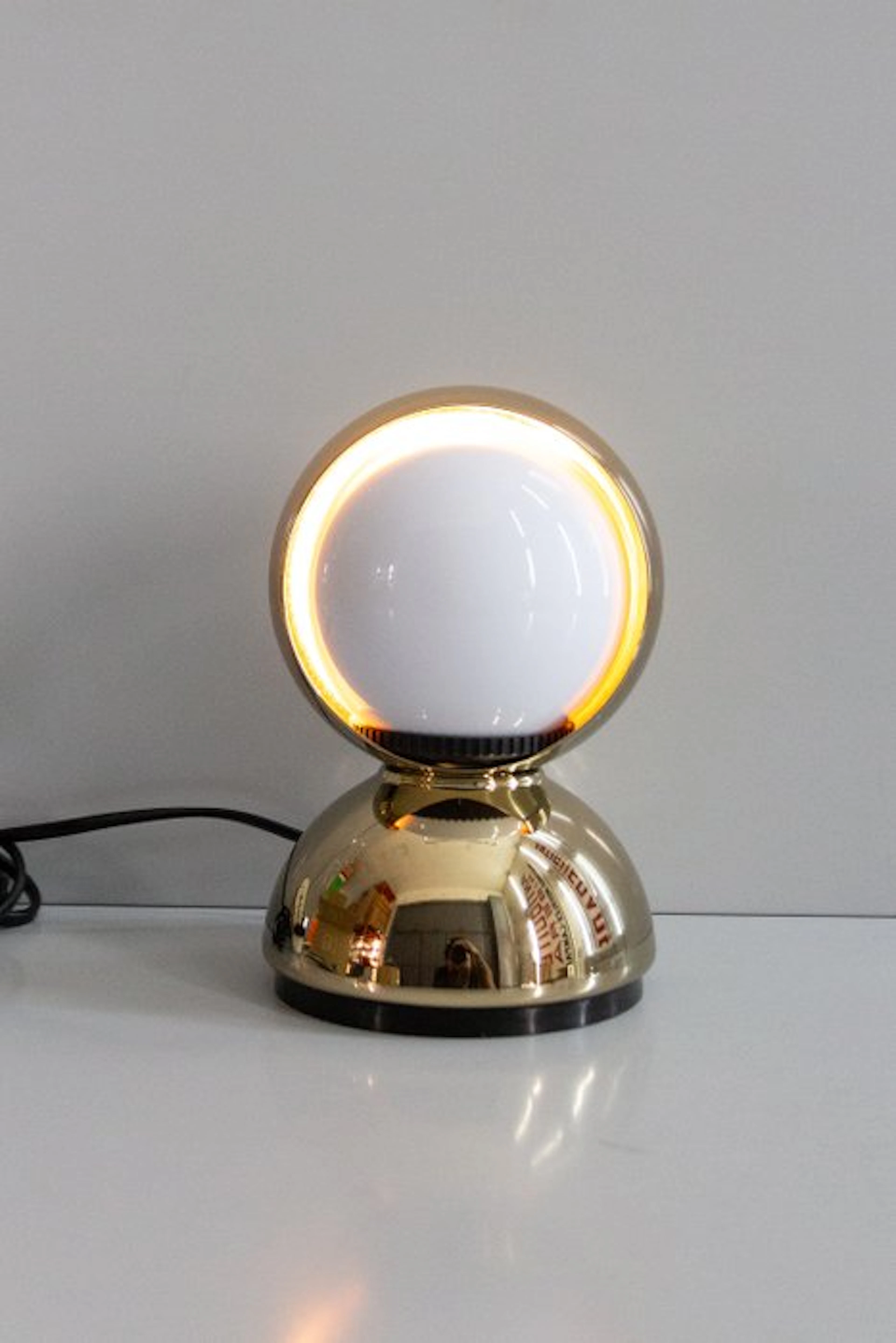 Artemide - Vico Magistretti - Table lamp - Eclisse - Gold - Metal