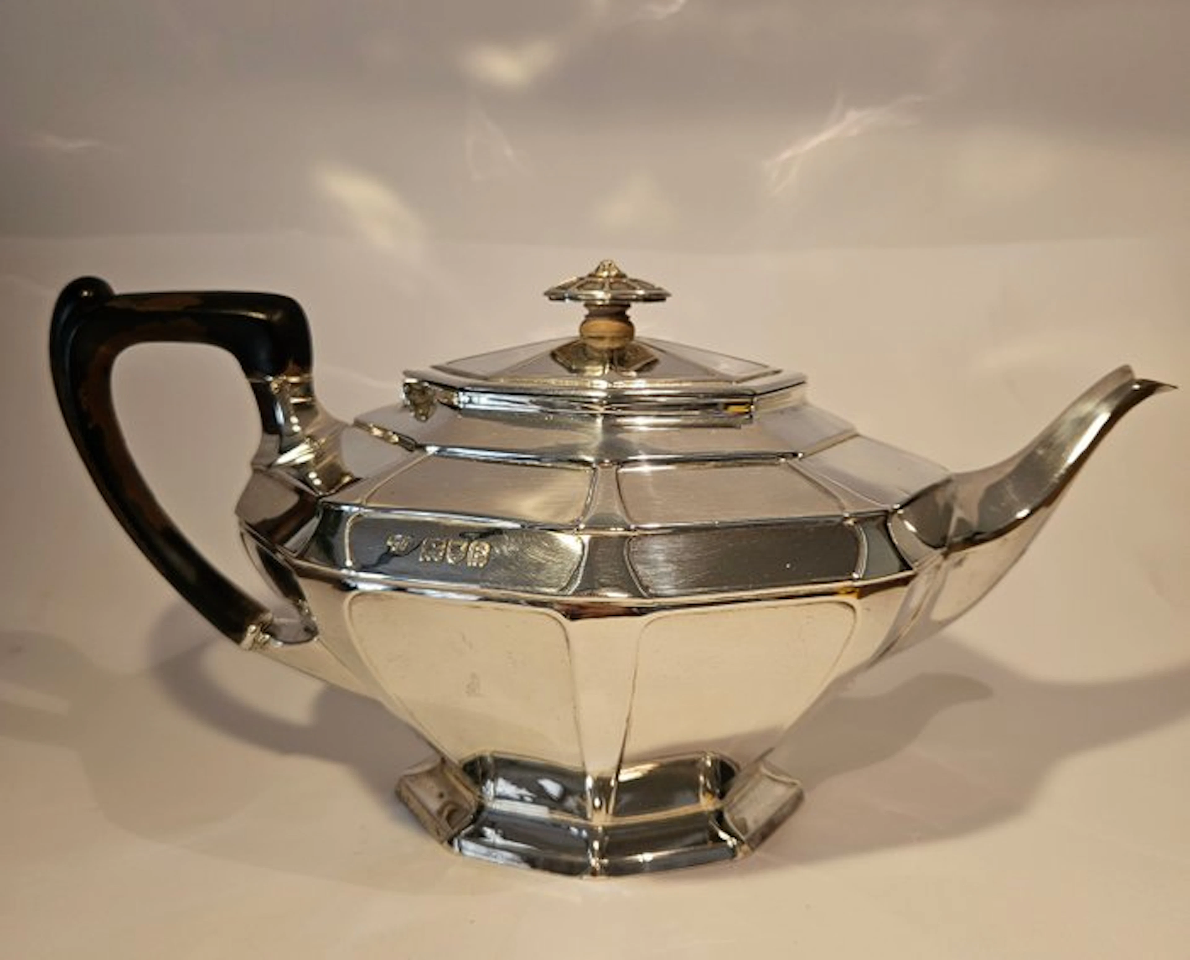 Goldsmiths & Silversmiths Company – Londres - Teapot - .925 silver