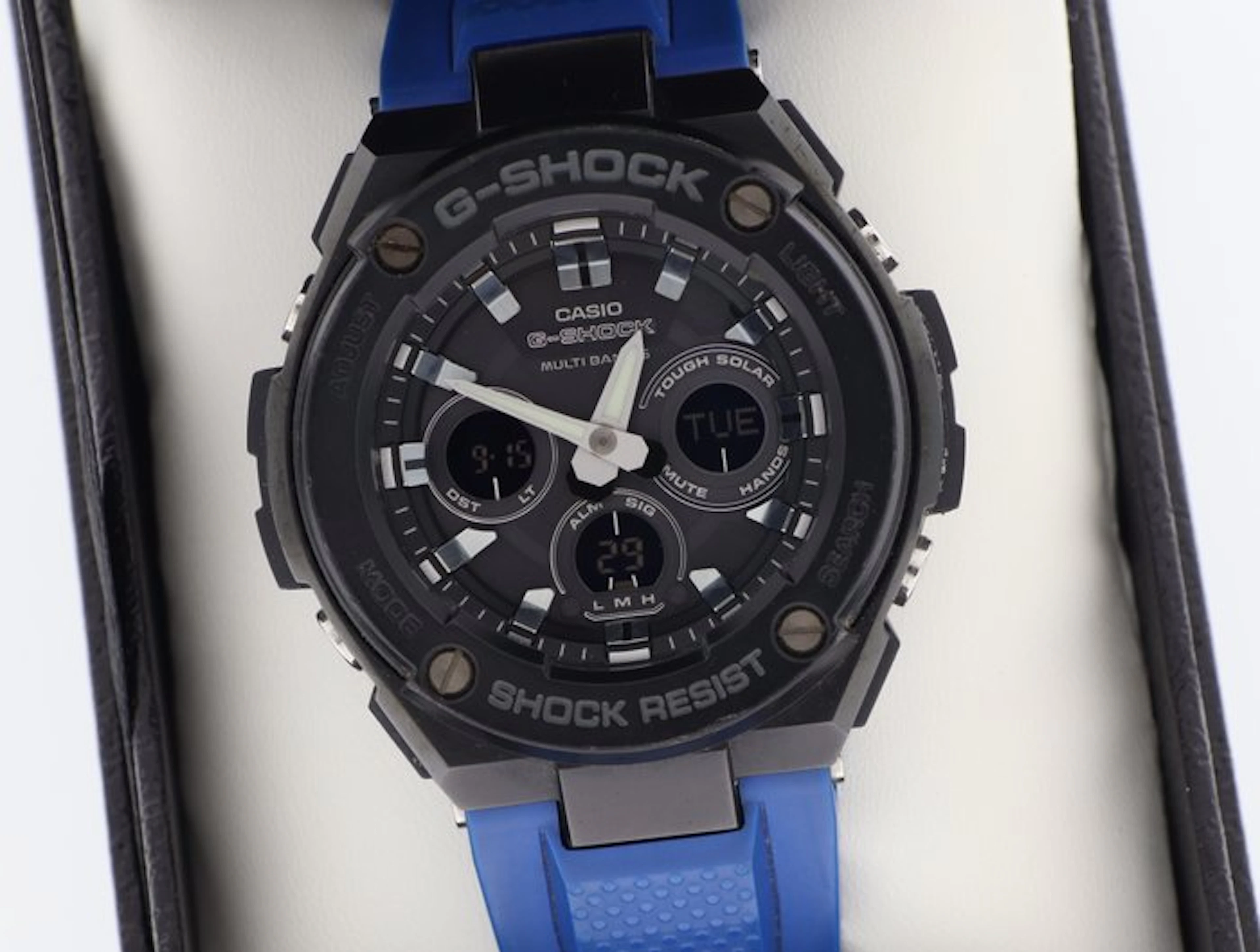 Casio - G-Shock G-Steel Mid-Size Series - No reserve...