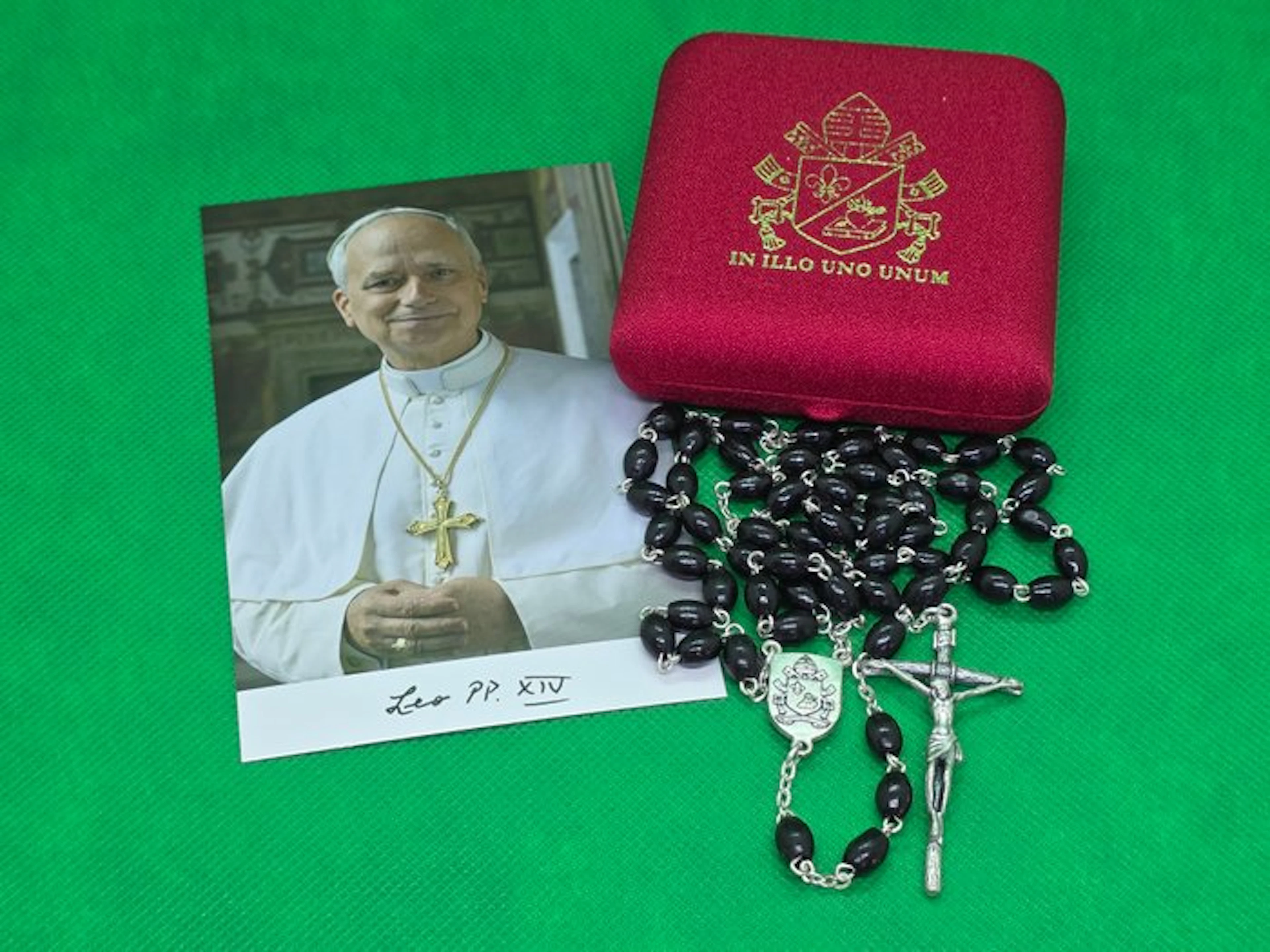 Rosary - Pope Leo XIV - Rare - Donated and blessed...