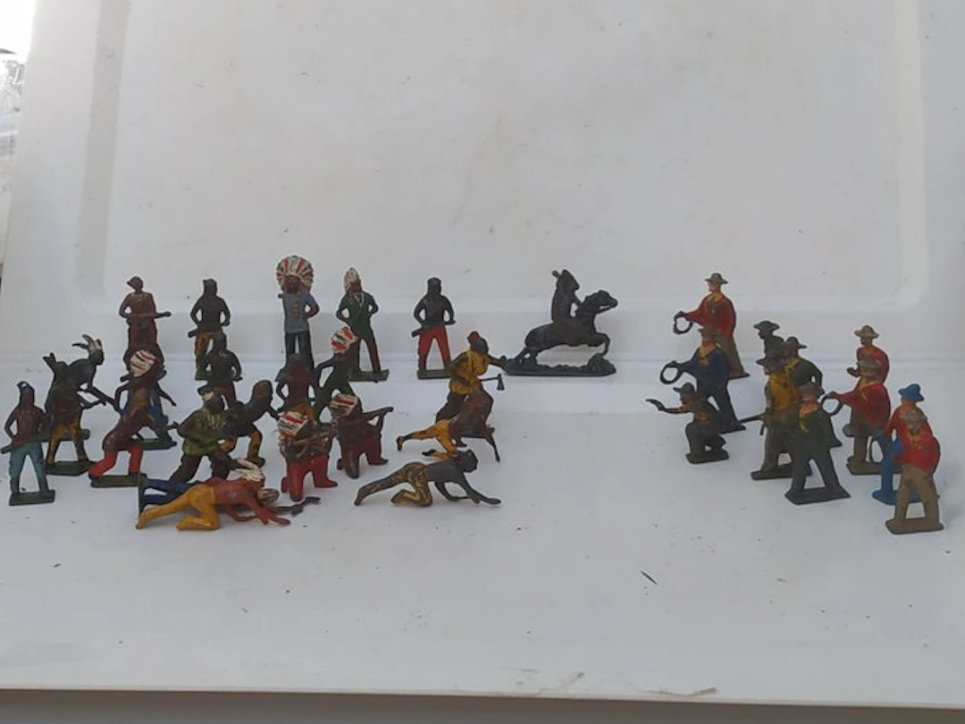 William Britains - Toy figure Britains USA 35 x INDIANS...