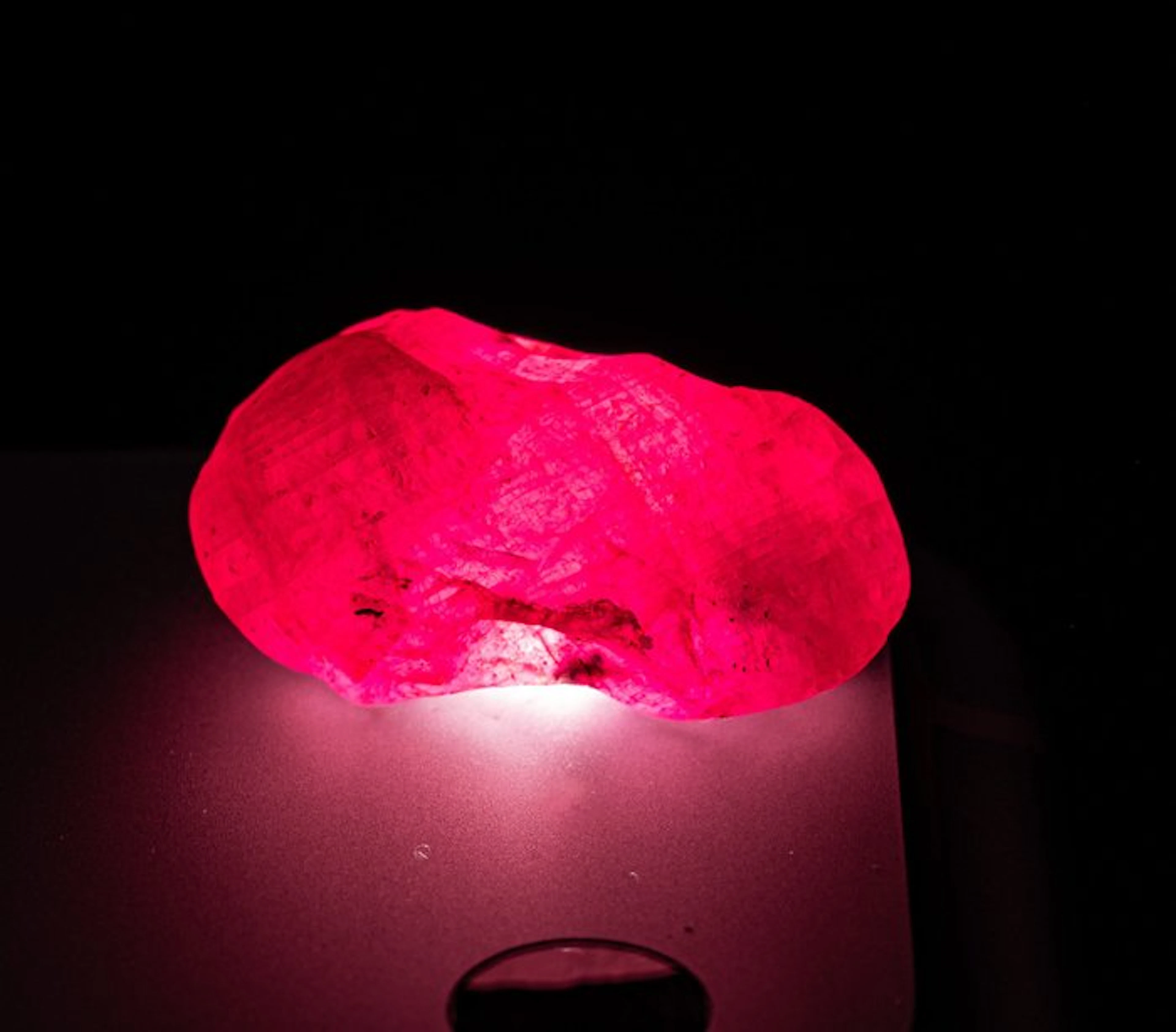 22.78 carats!! Pigeon-blood ruby - top quality GÉANT...