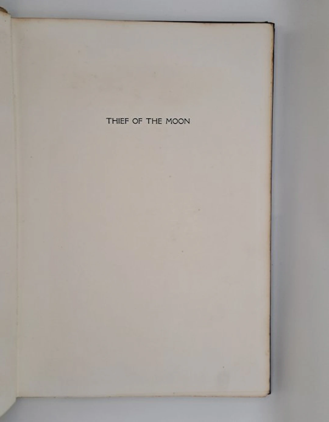 SLESSOR, Kenneth - Thief of the Moon - 1924