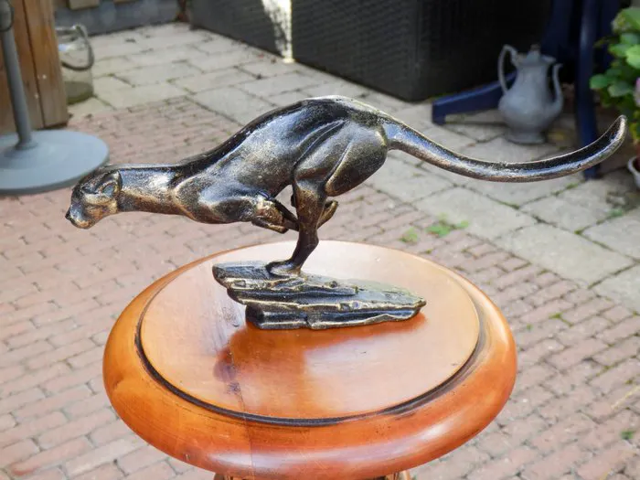 Sculpture, Art Deco Jaguar - Gietijzer - 14 cm - Cast iron - 2025