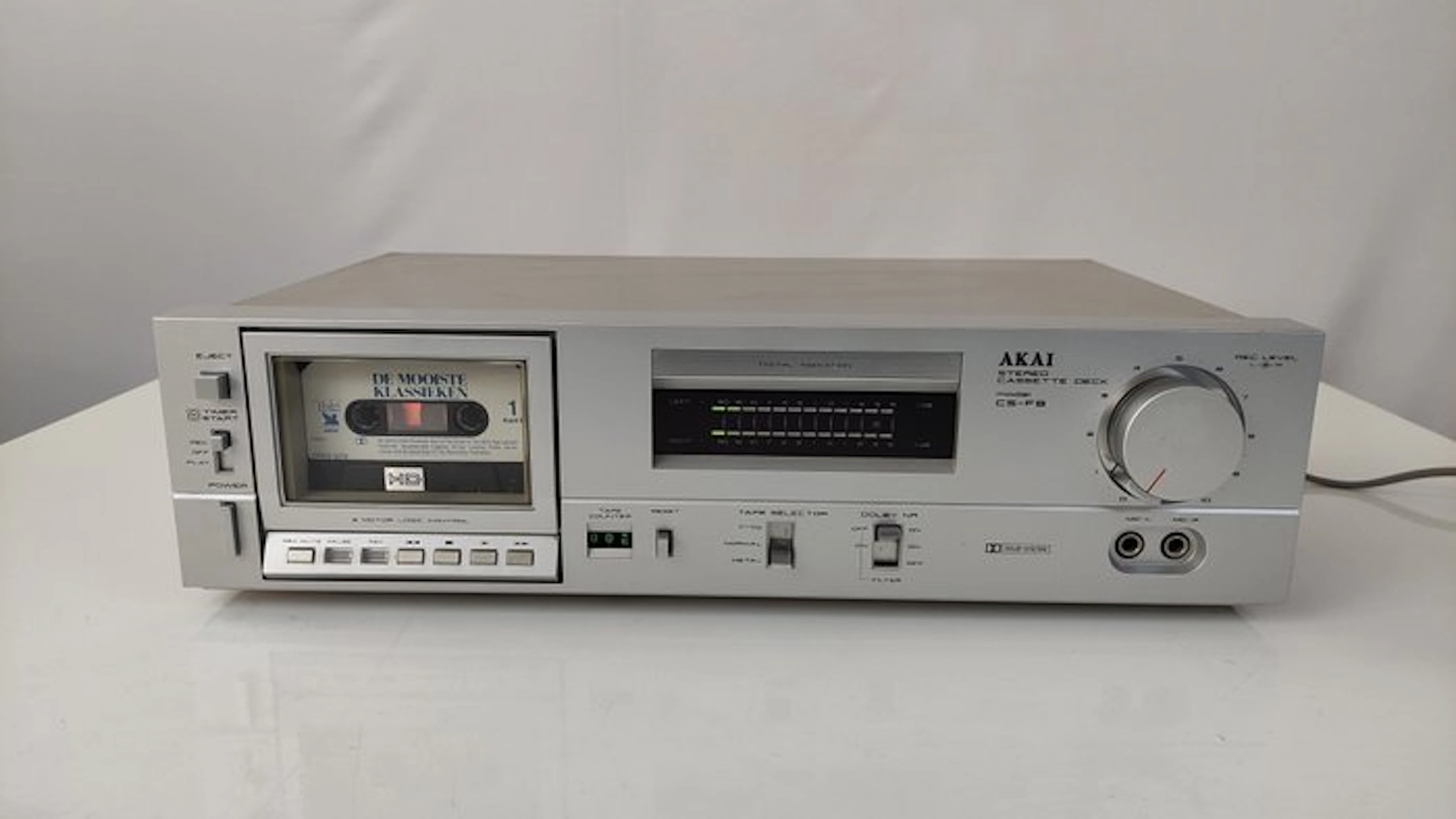 Akai - CS-F9 Dolby B Noise Reduction Audio-cassette deck