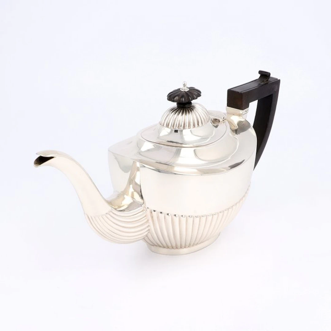 Joseph Gloster Ltd (Birmingham, 1905). - Teapot - .925 silver